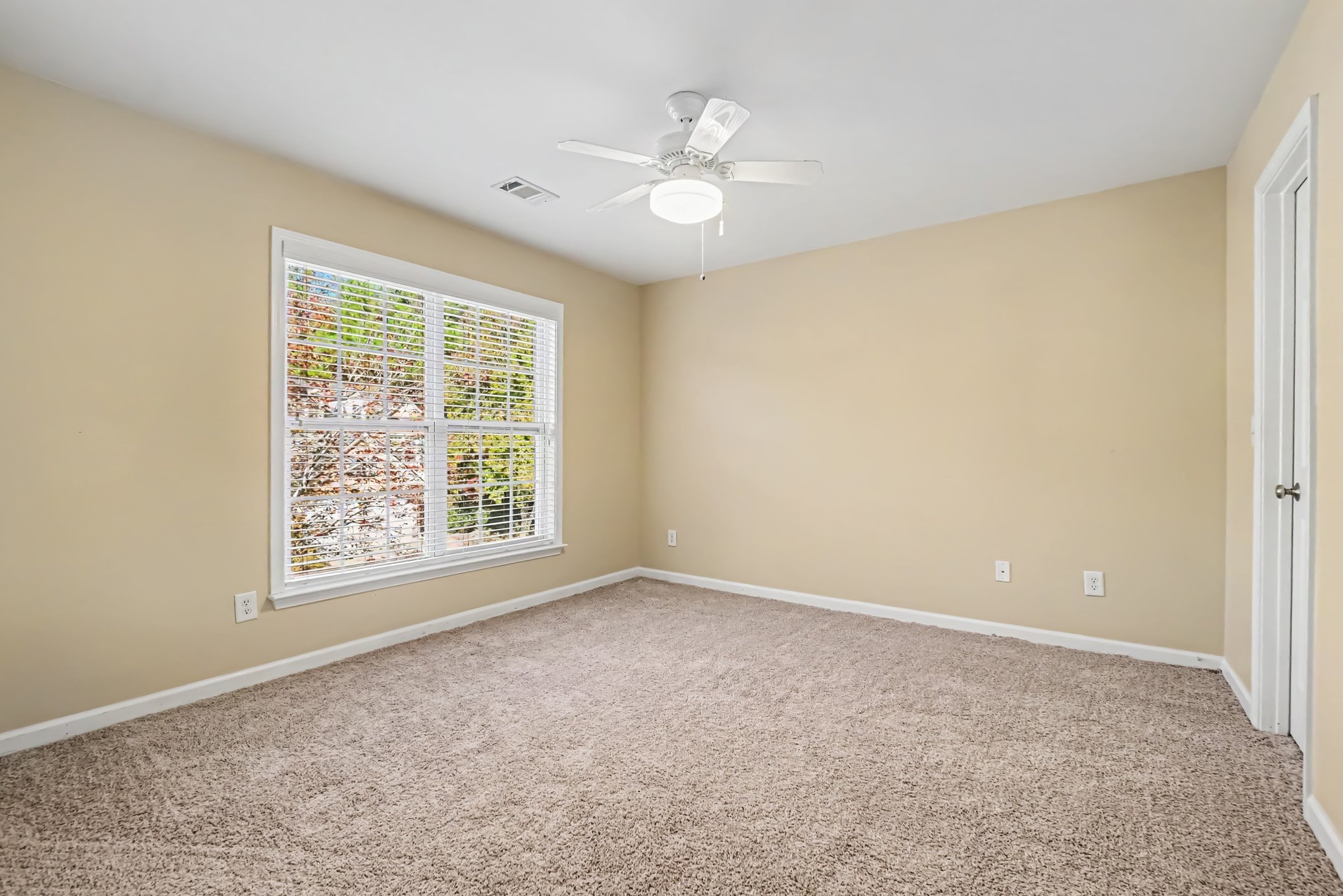 Photo 11 of 17 of 13279 Marrywood Dr, Milton, GA