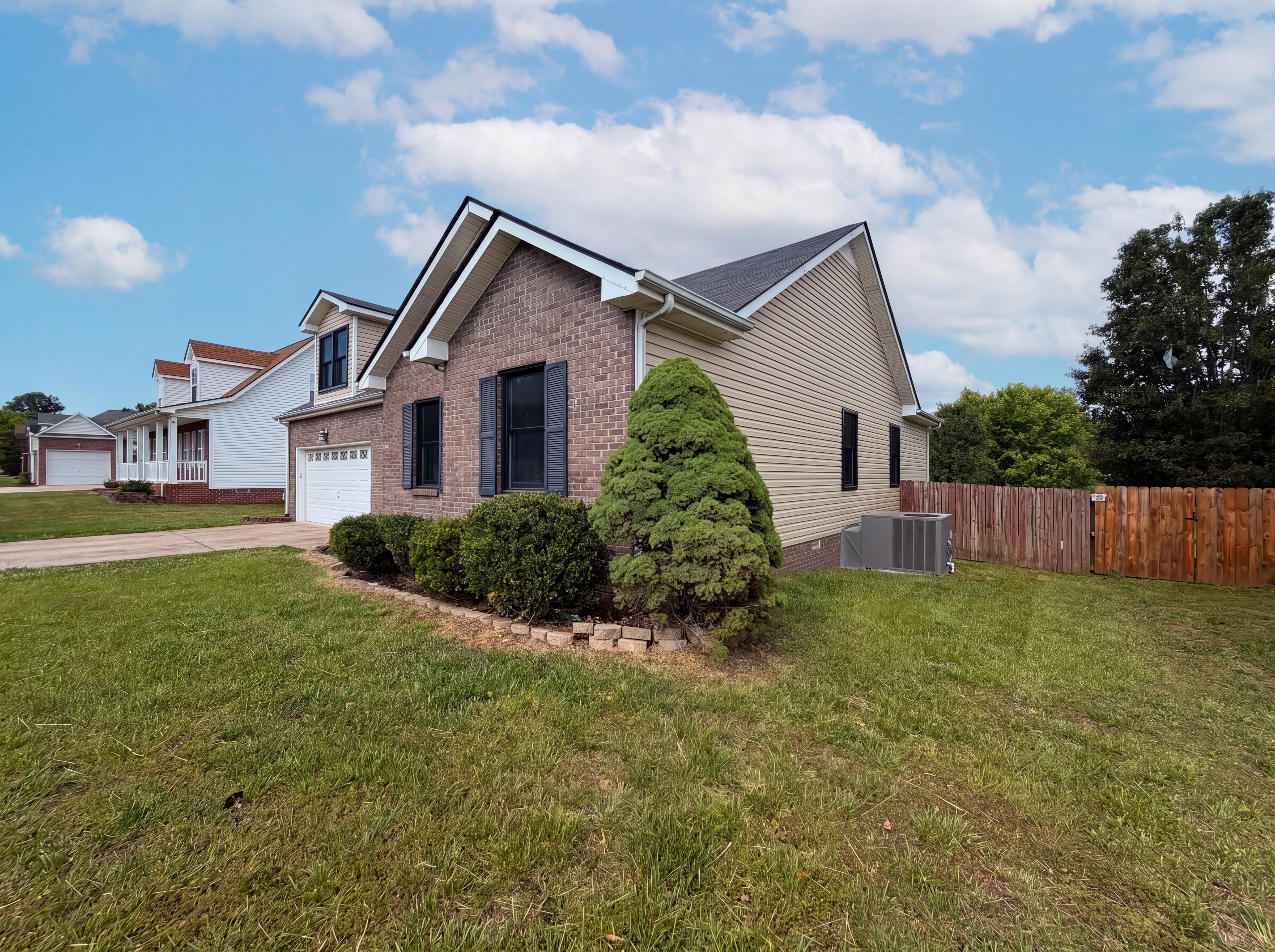 Photo 22 of 24 of 1688 Cedar Springs Cir, Clarksville, TN