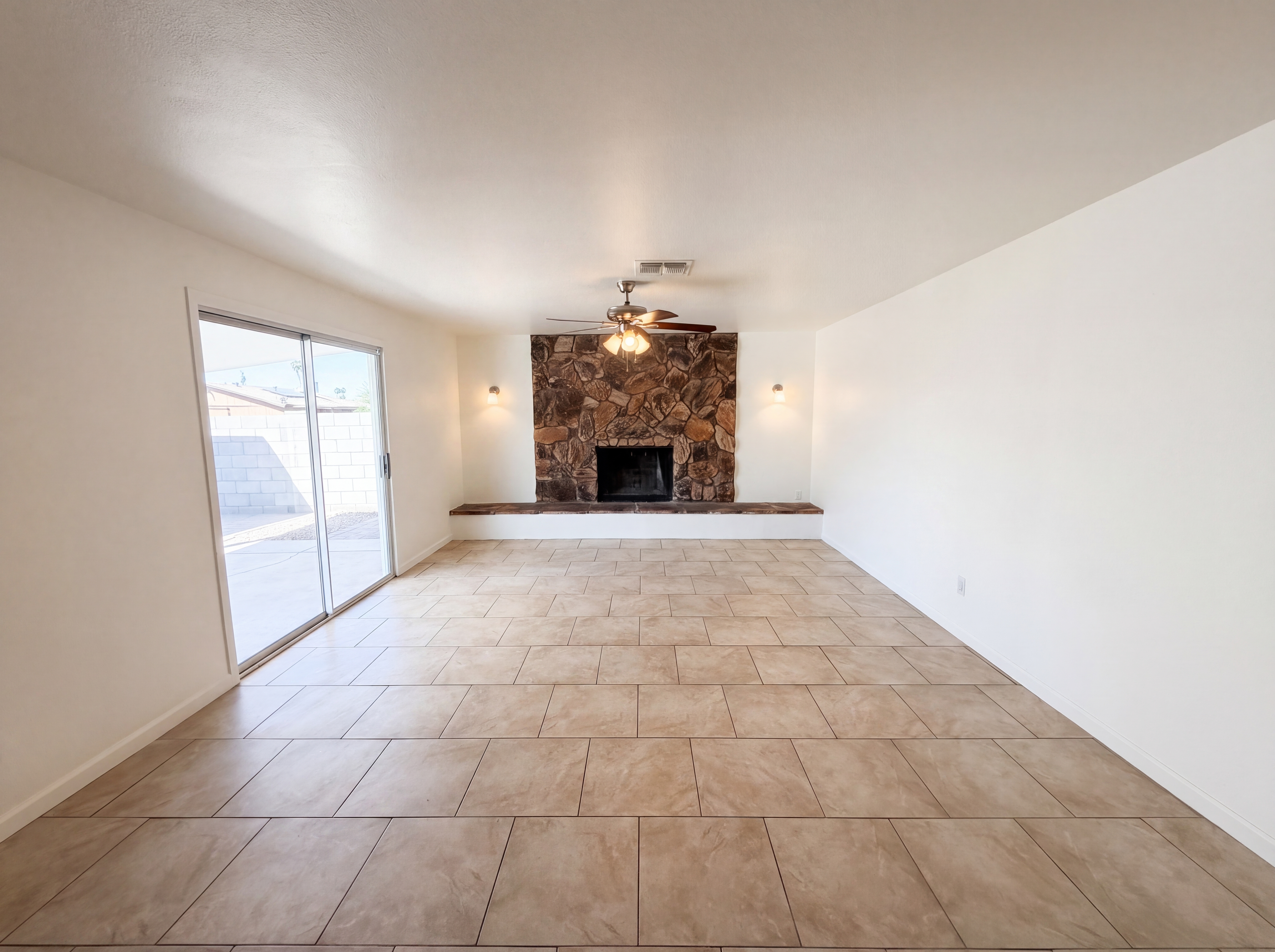 Photo 3 of 32 of 8107 W Meadowbrook Ave, Phoenix, AZ