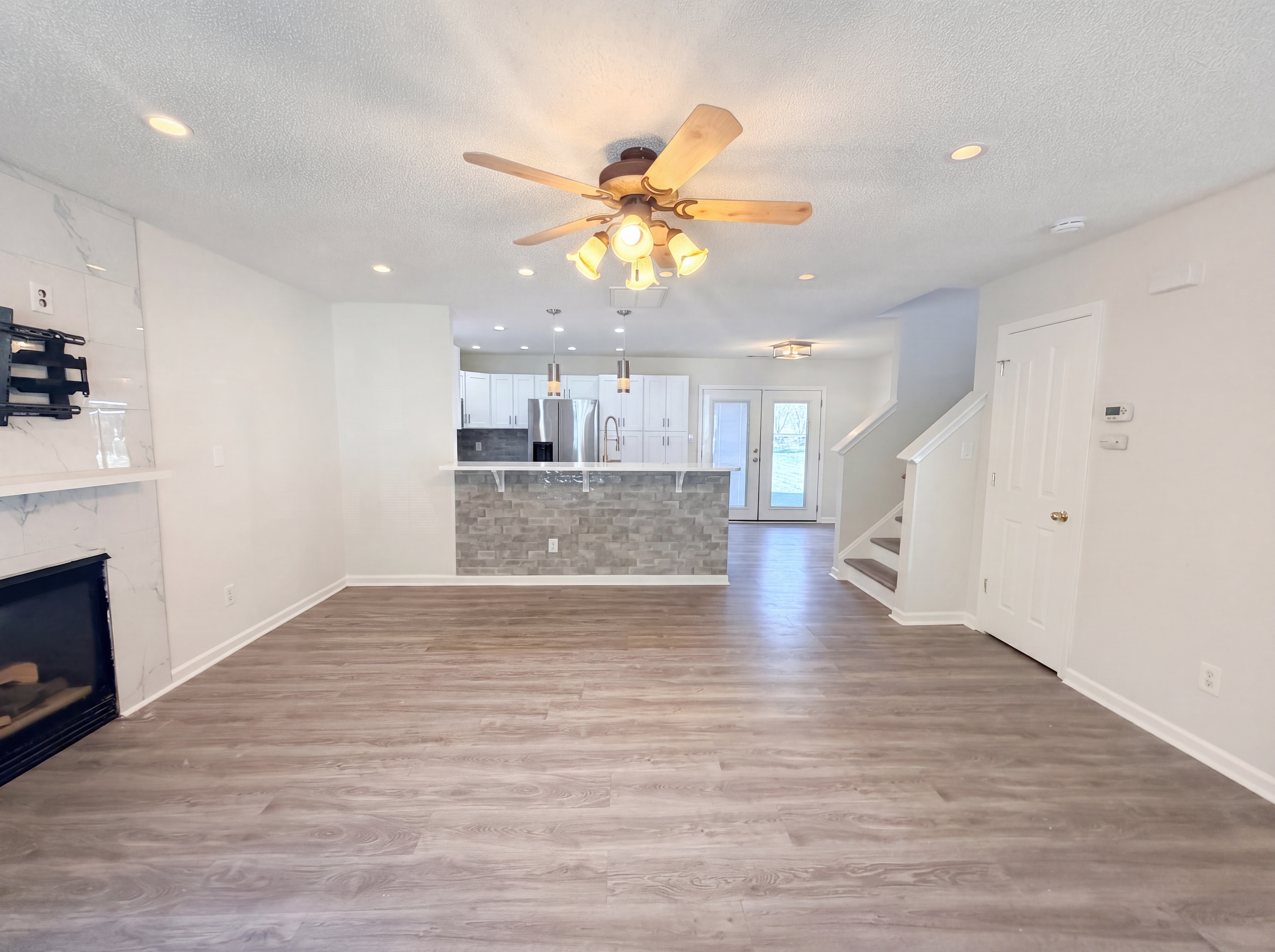 Photo 7 of 18 of 6032 Briggs Dr, Charlotte, NC