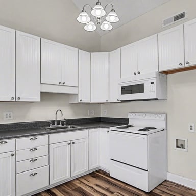Property photo 2 of 1850 Colony Dr Apt 2H