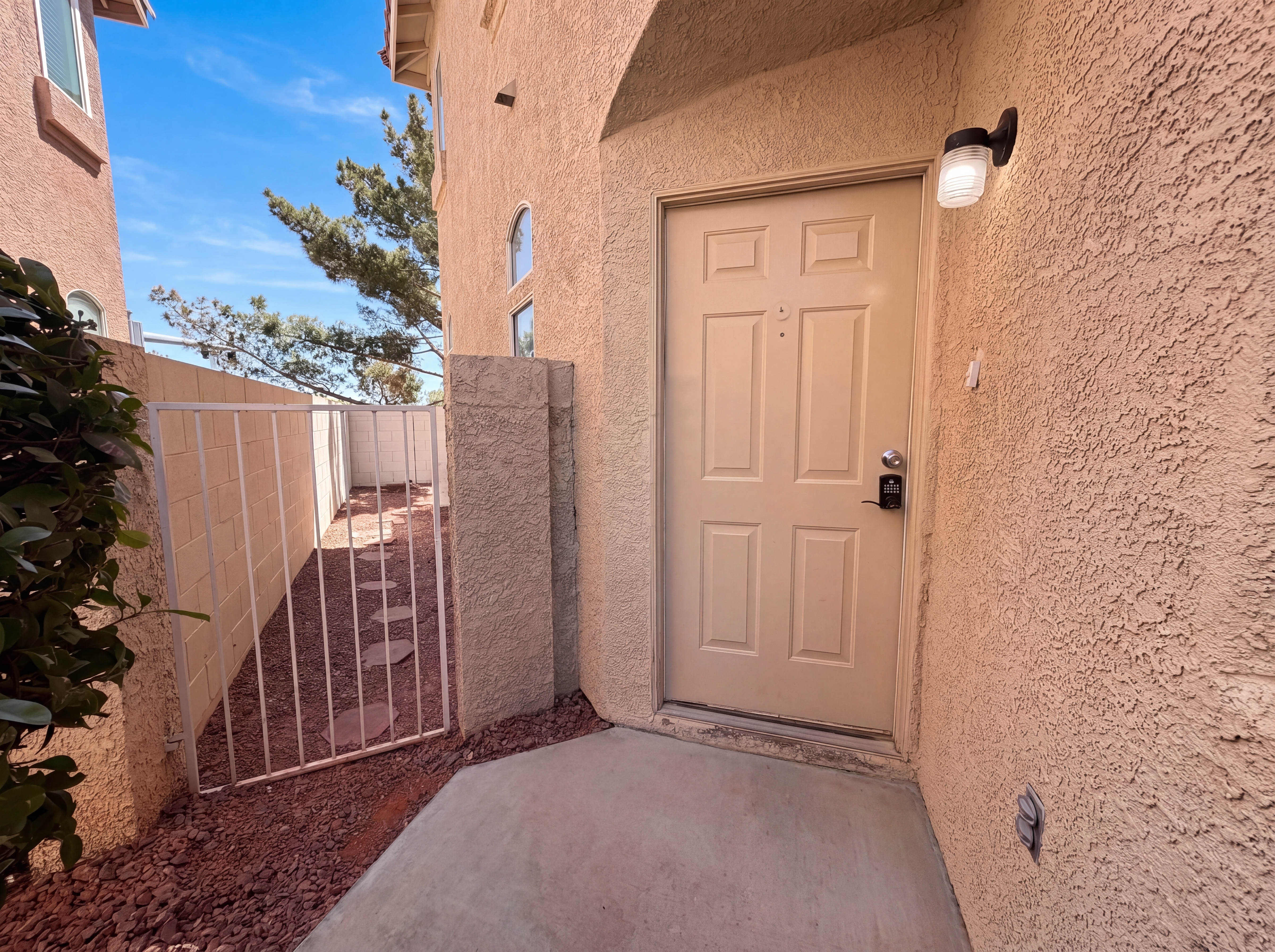 Photo 23 of 27 of 128 Broken Rock Dr, Henderson, NV