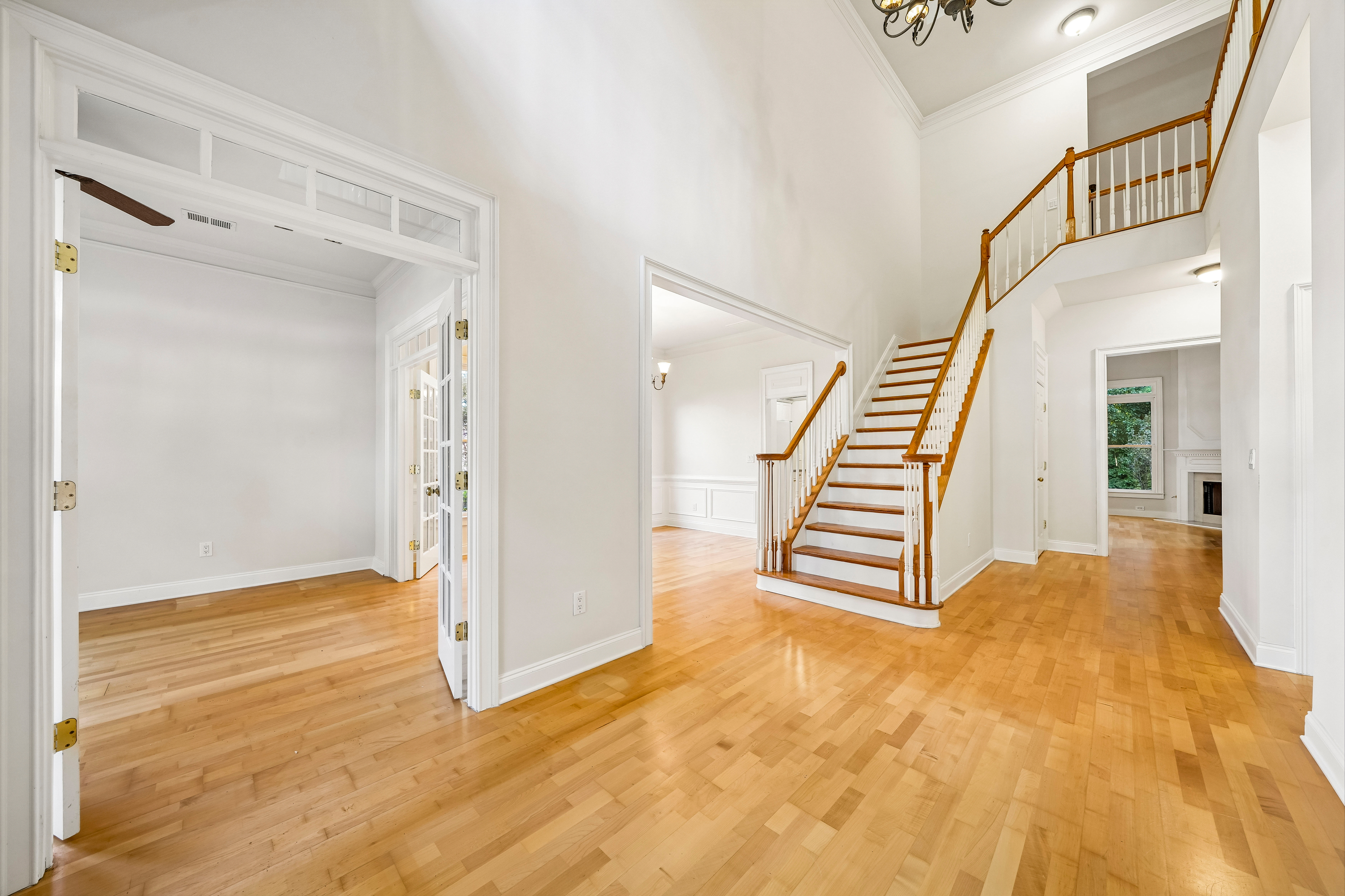 Photo 19 of 39 of 3054 Montclair Cir SE, Smyrna, GA