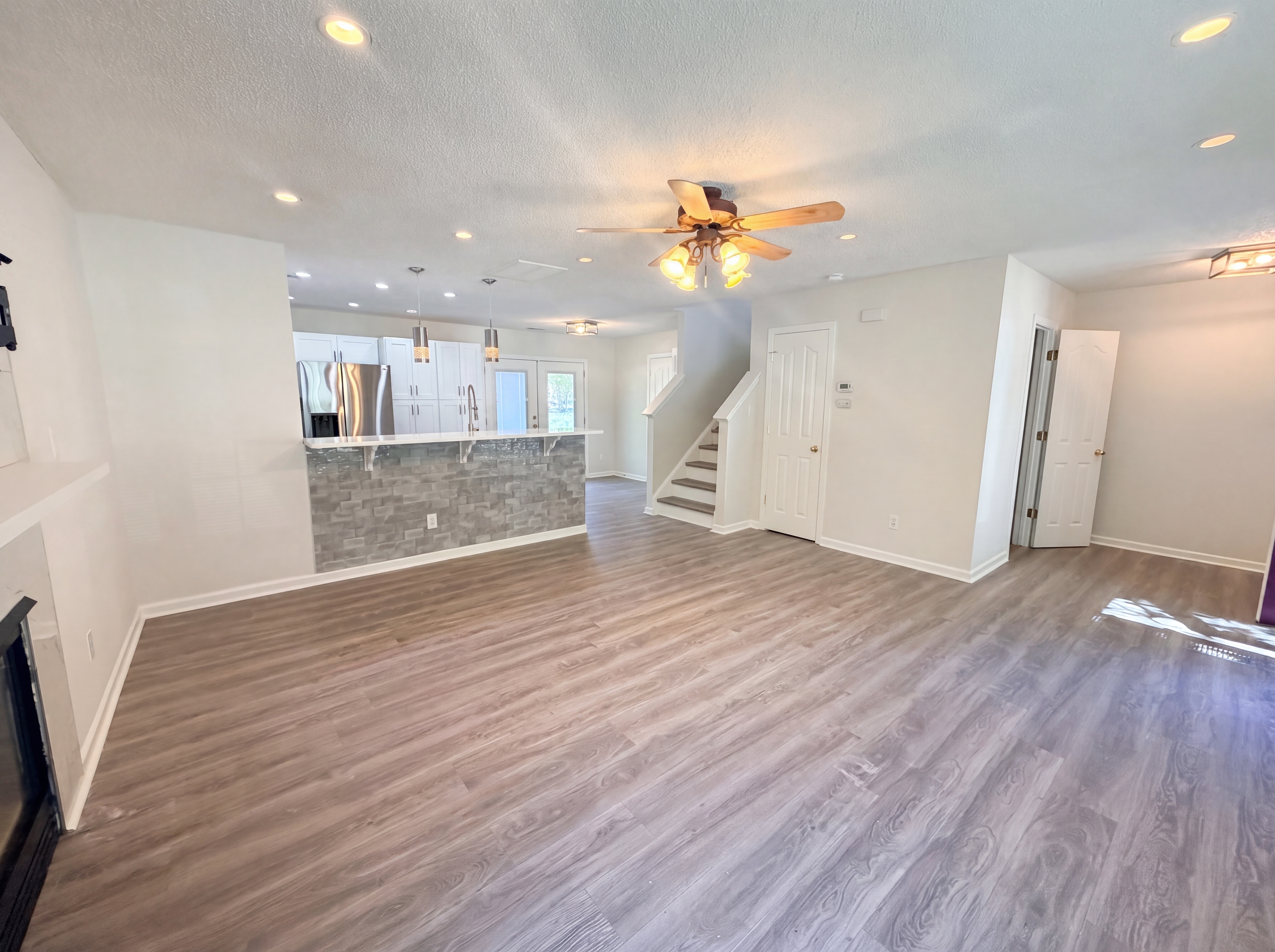 Photo 8 of 18 of 6032 Briggs Dr, Charlotte, NC