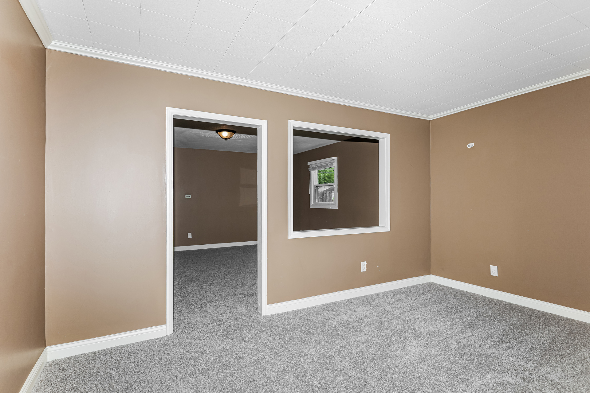 Photo 5 of 19 of 514 Wellington Blvd, Shelbyville, IN