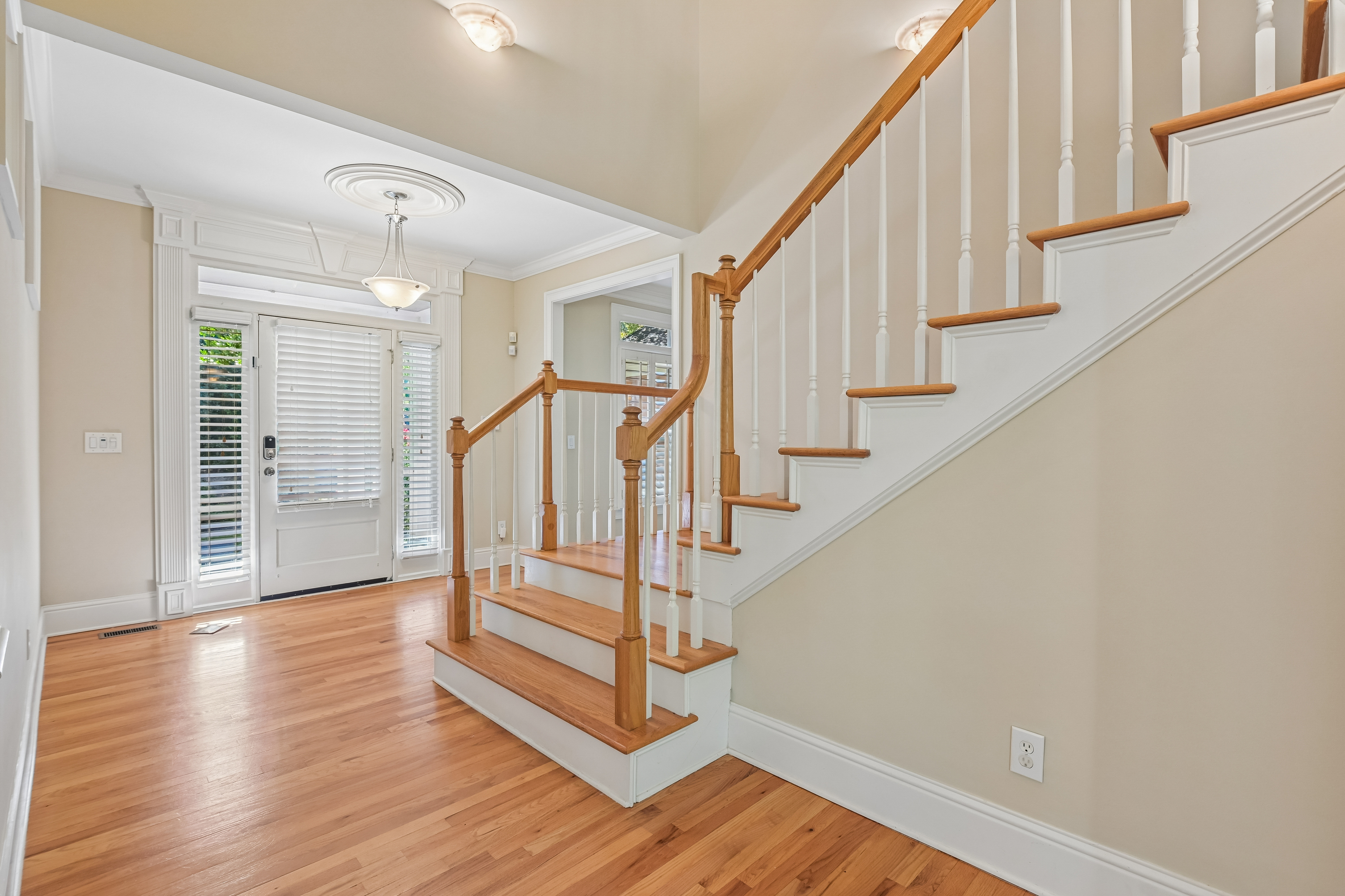 Photo 11 of 73 of 720 Barberry Dr, Alpharetta, GA