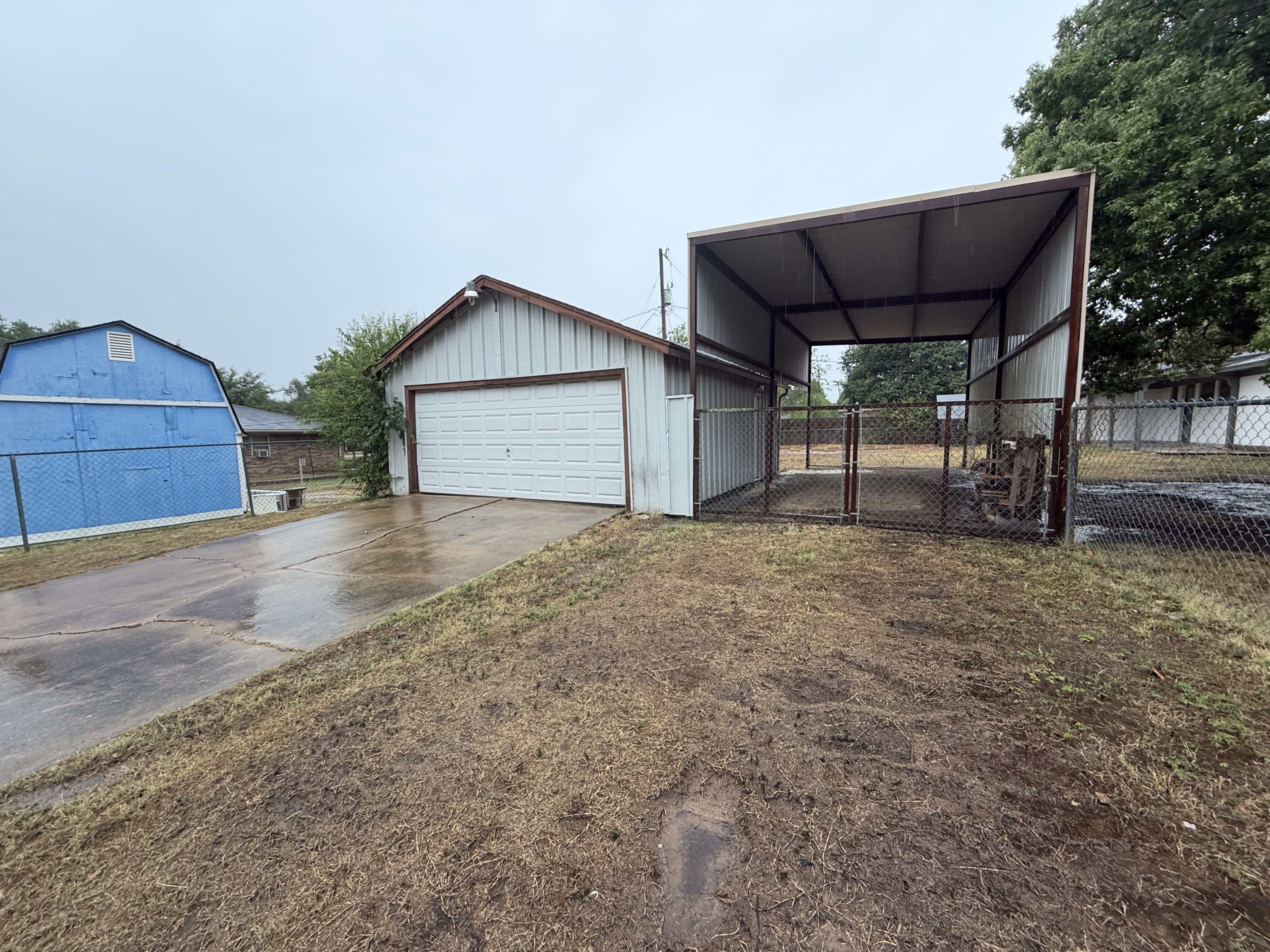 Photo 24 of 25 of 501 Franklin Dr, Glen Rose, TX