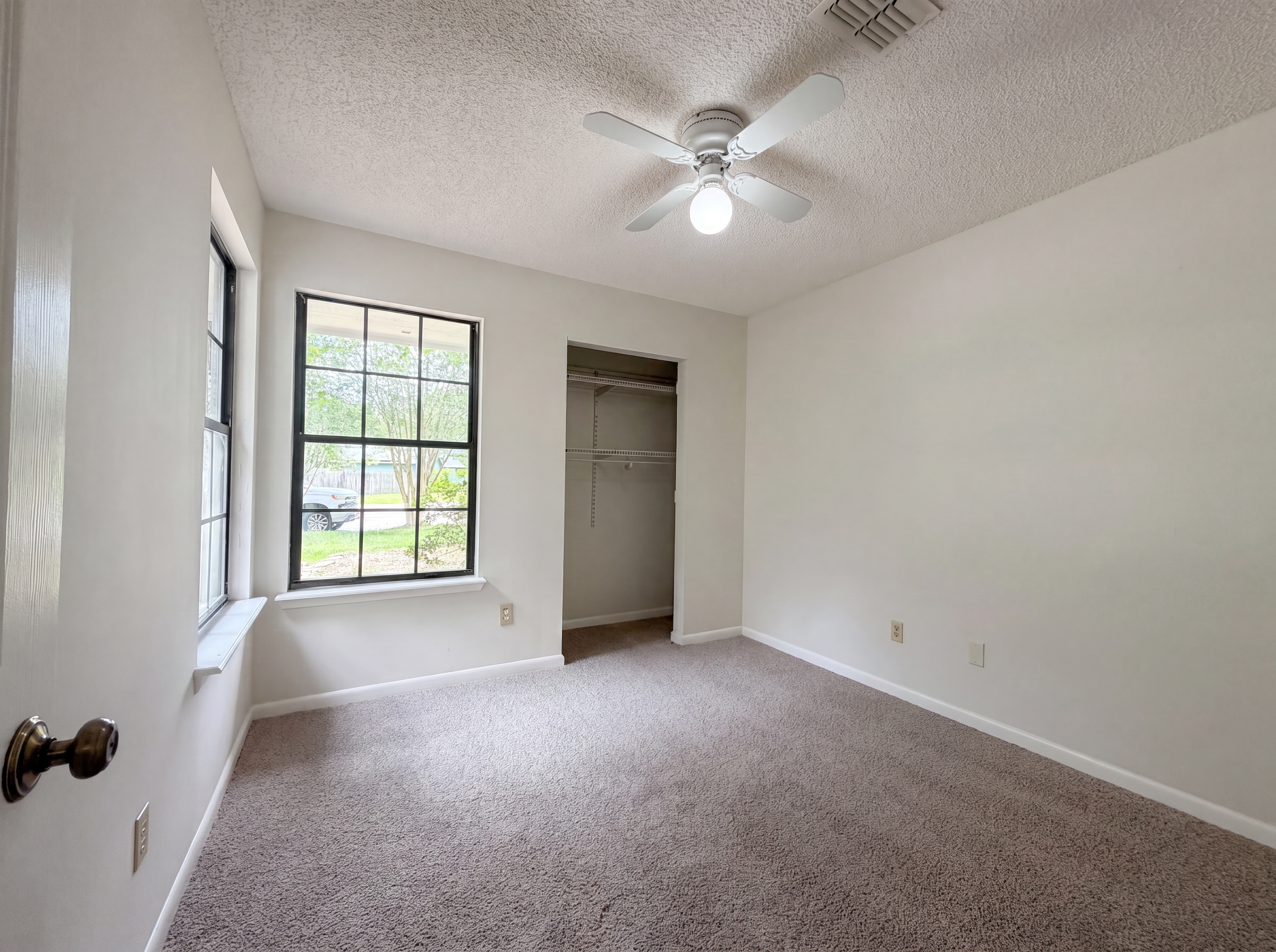 Photo 12 of 23 of 7737 Pepper Cir E, Jacksonville, FL