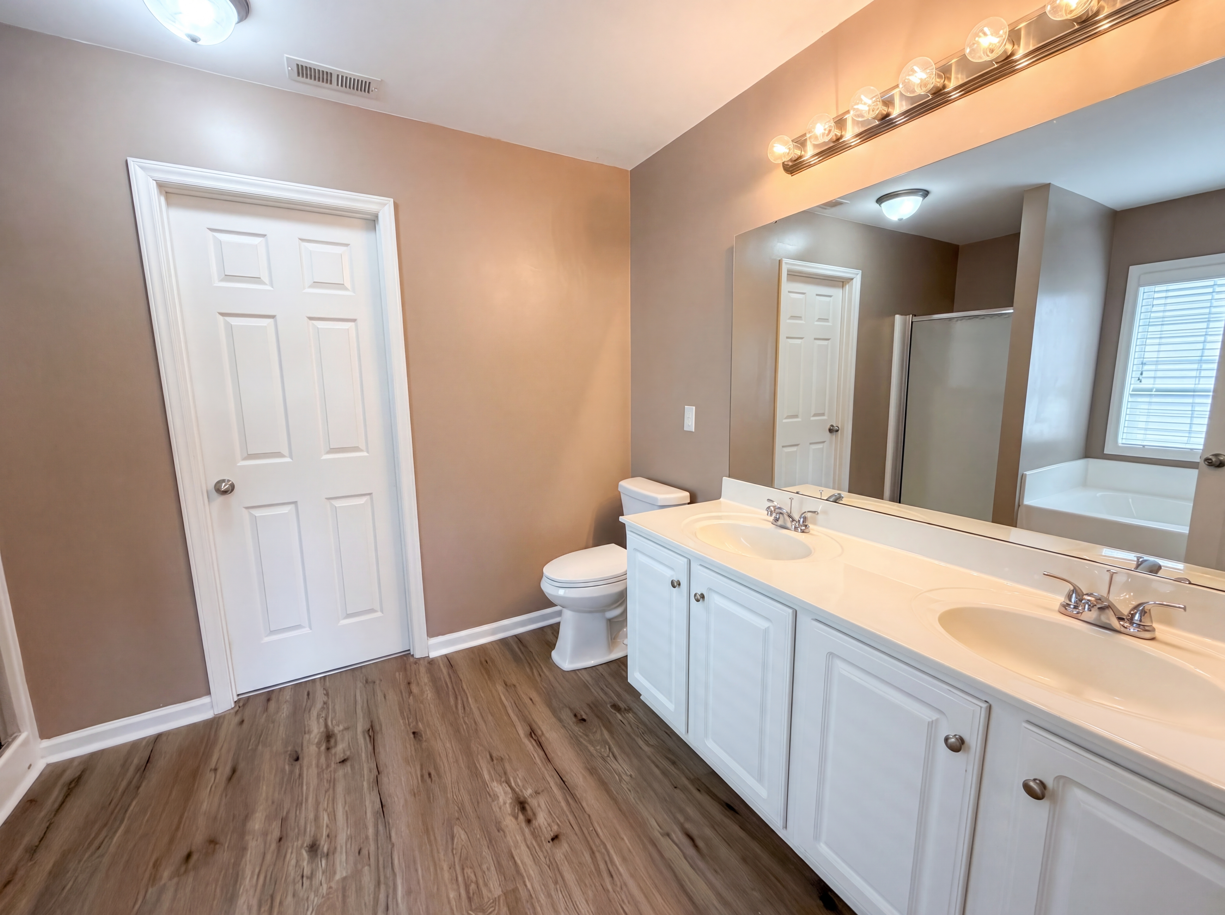 Photo 15 of 17 of 1305 Silver Dr, Mebane, NC