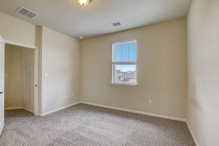 Photo 37 of 37 - 20409 Great Egret Ln, Pflugerville, TX 78660