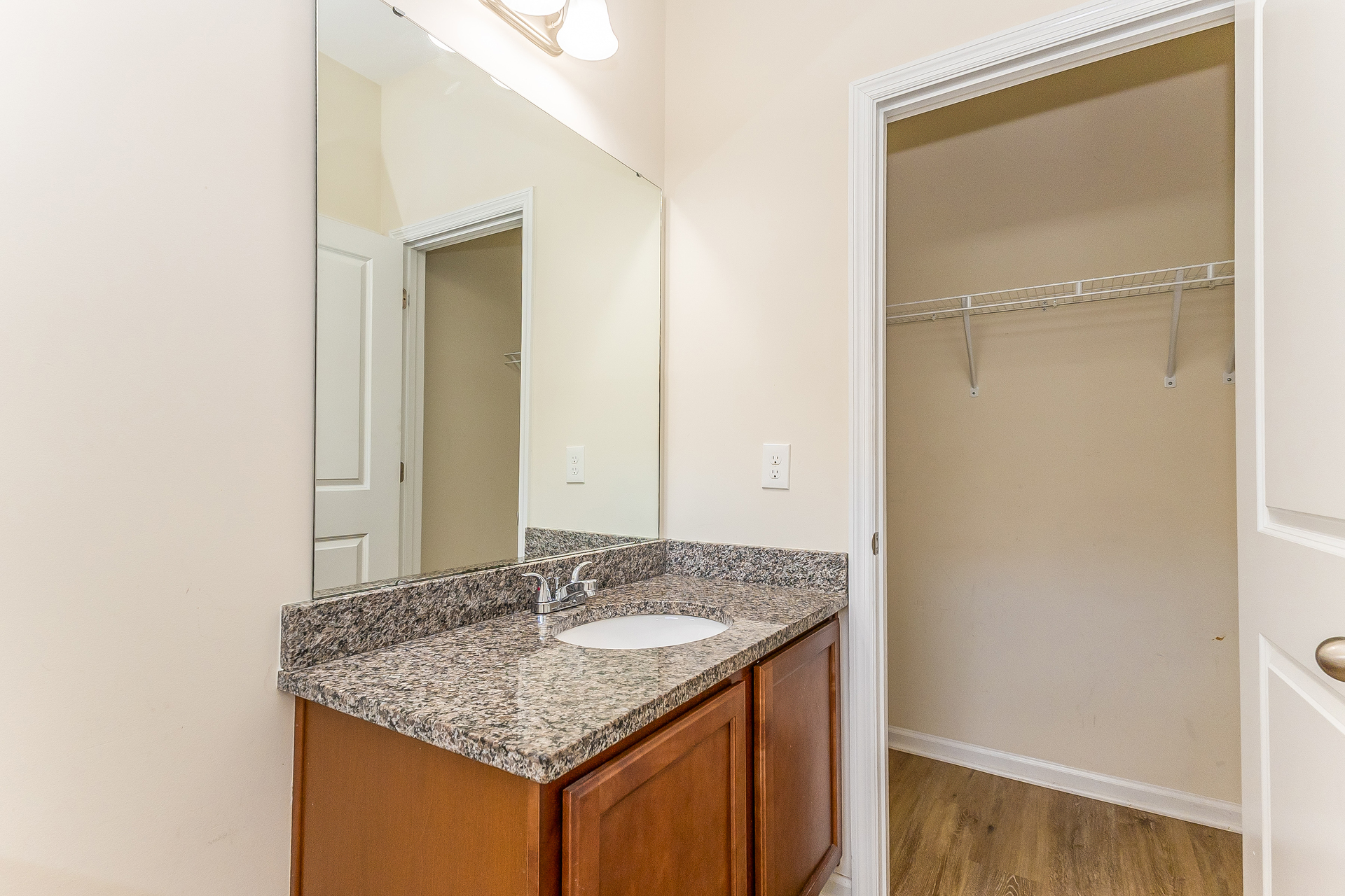 Photo 7 of 23 of 380 Flyway Rd, Goose Creek, SC