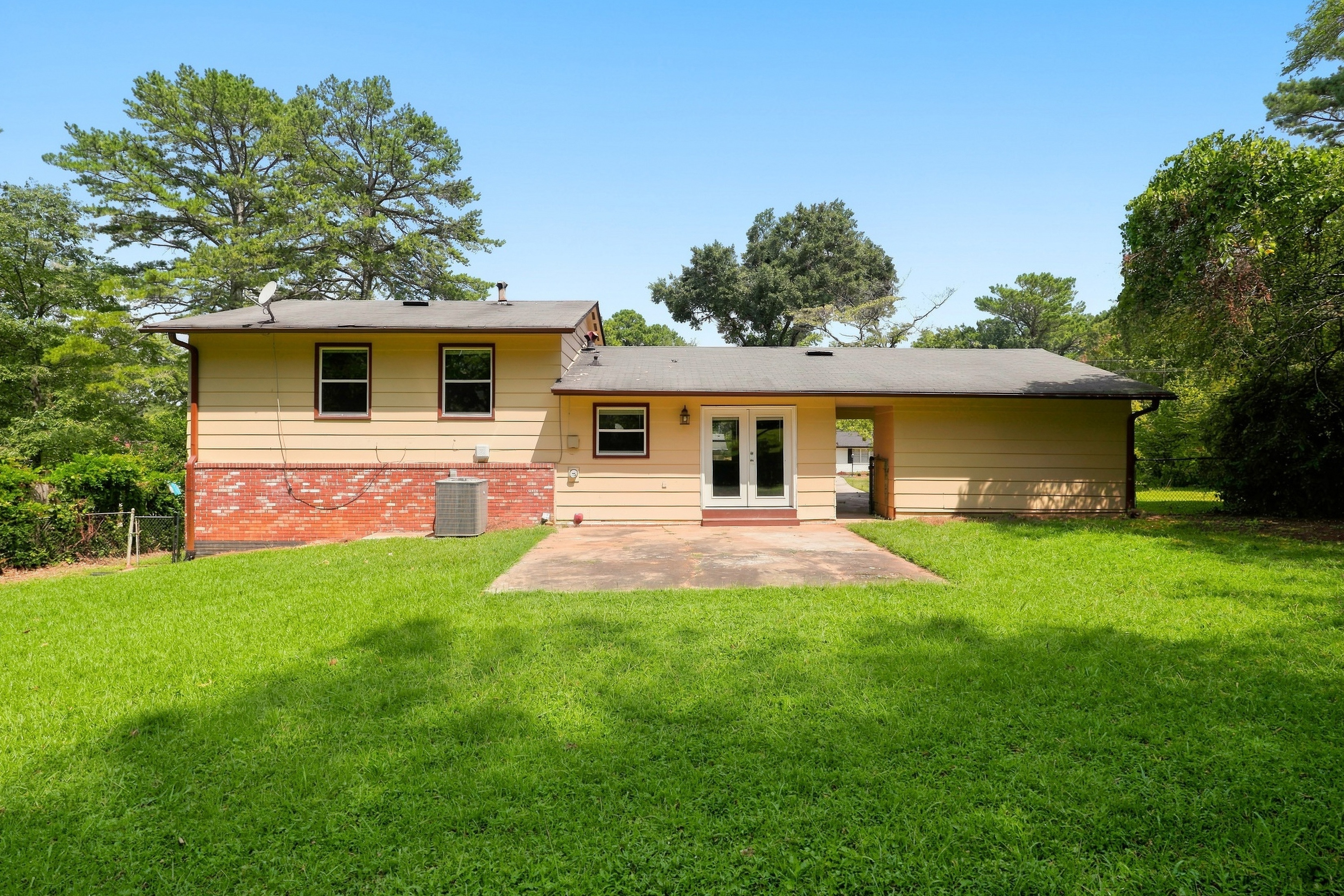 Photo 5 of 34 of 3713 Elkridge Dr, Decatur, GA