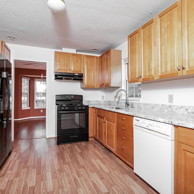 Property photo 2 of 100 Payne Ct