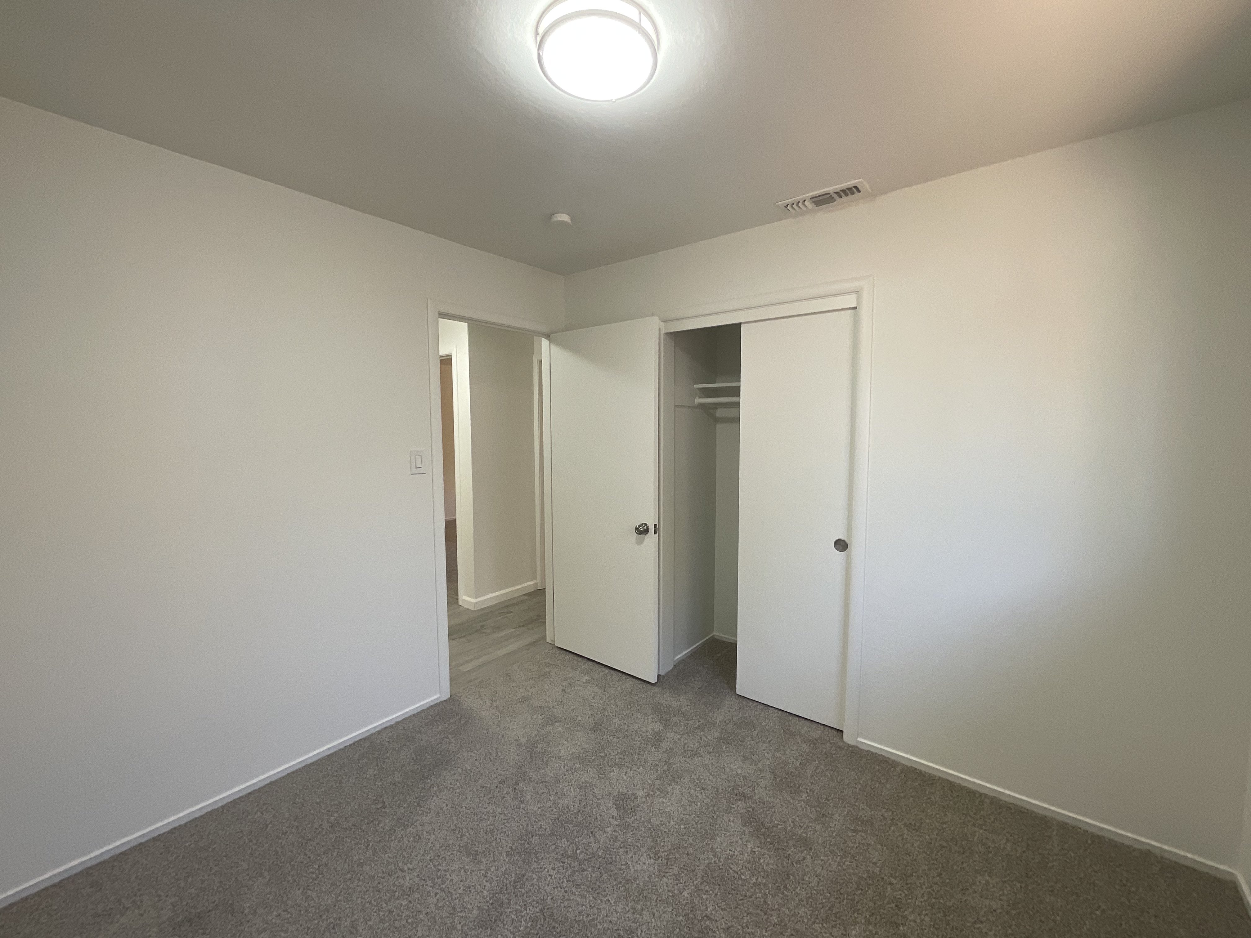 Photo 11 of 20 of 3008 Lerwick Rd, Sacramento, CA