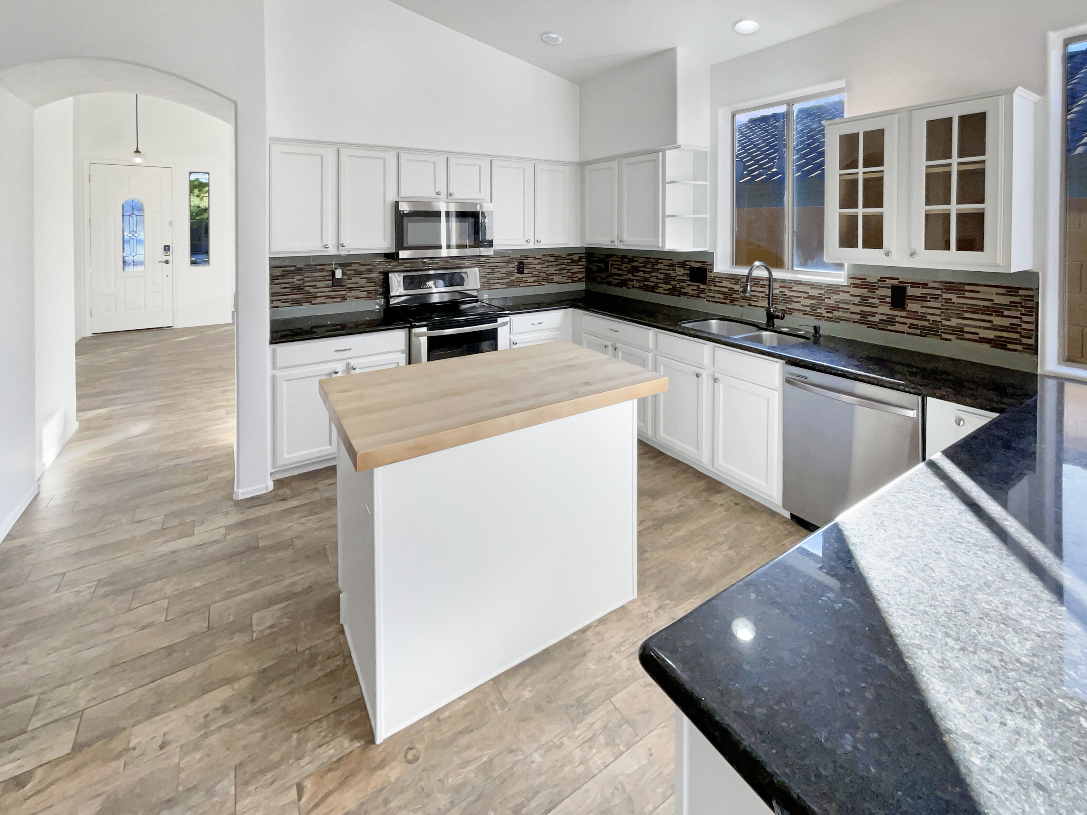 Photo 9 of 27 of 18184 W Desert Blossom Dr, Goodyear, AZ