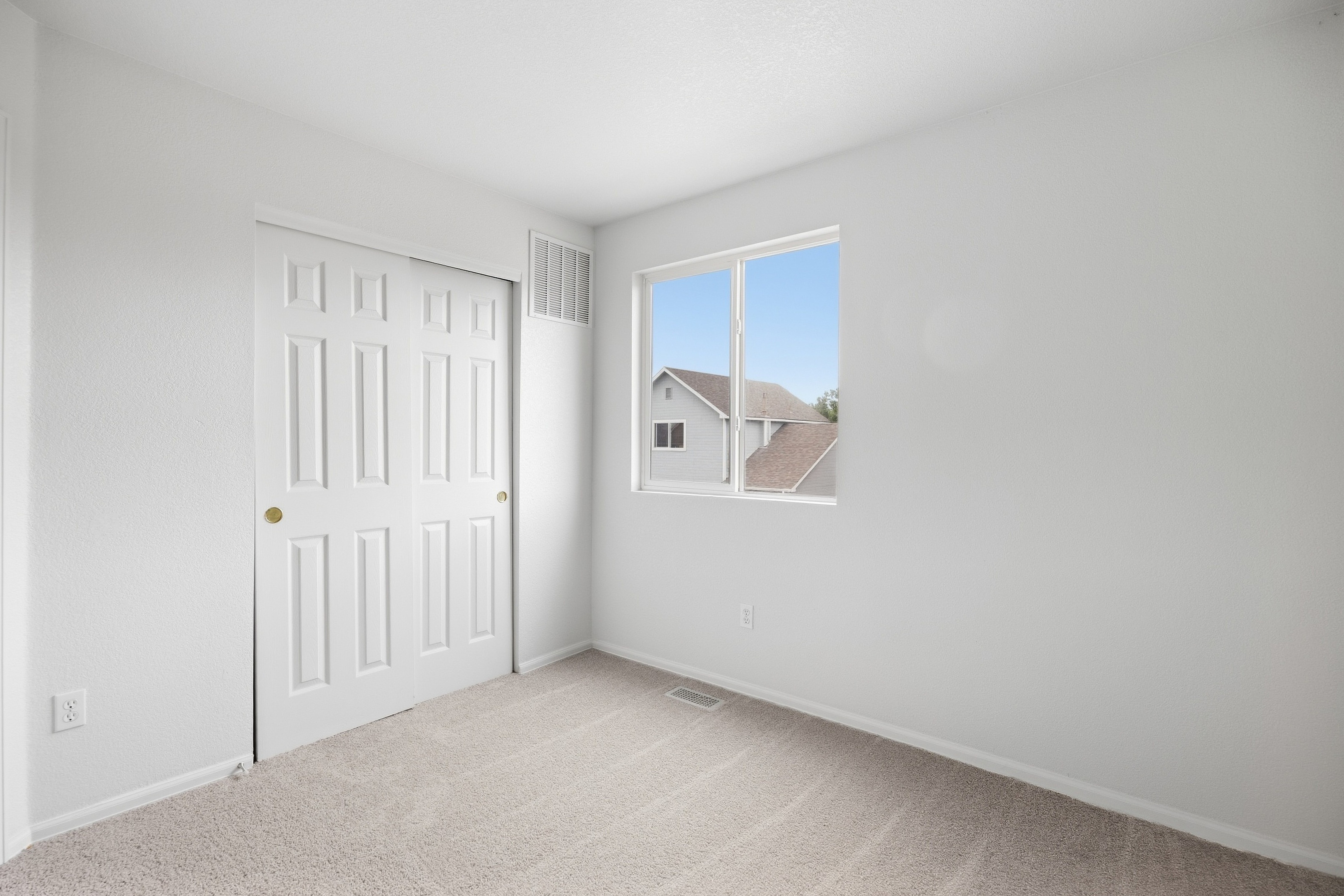 Photo 18 of 26 of 6148 Scottsbluff Dr, Colorado Springs, CO