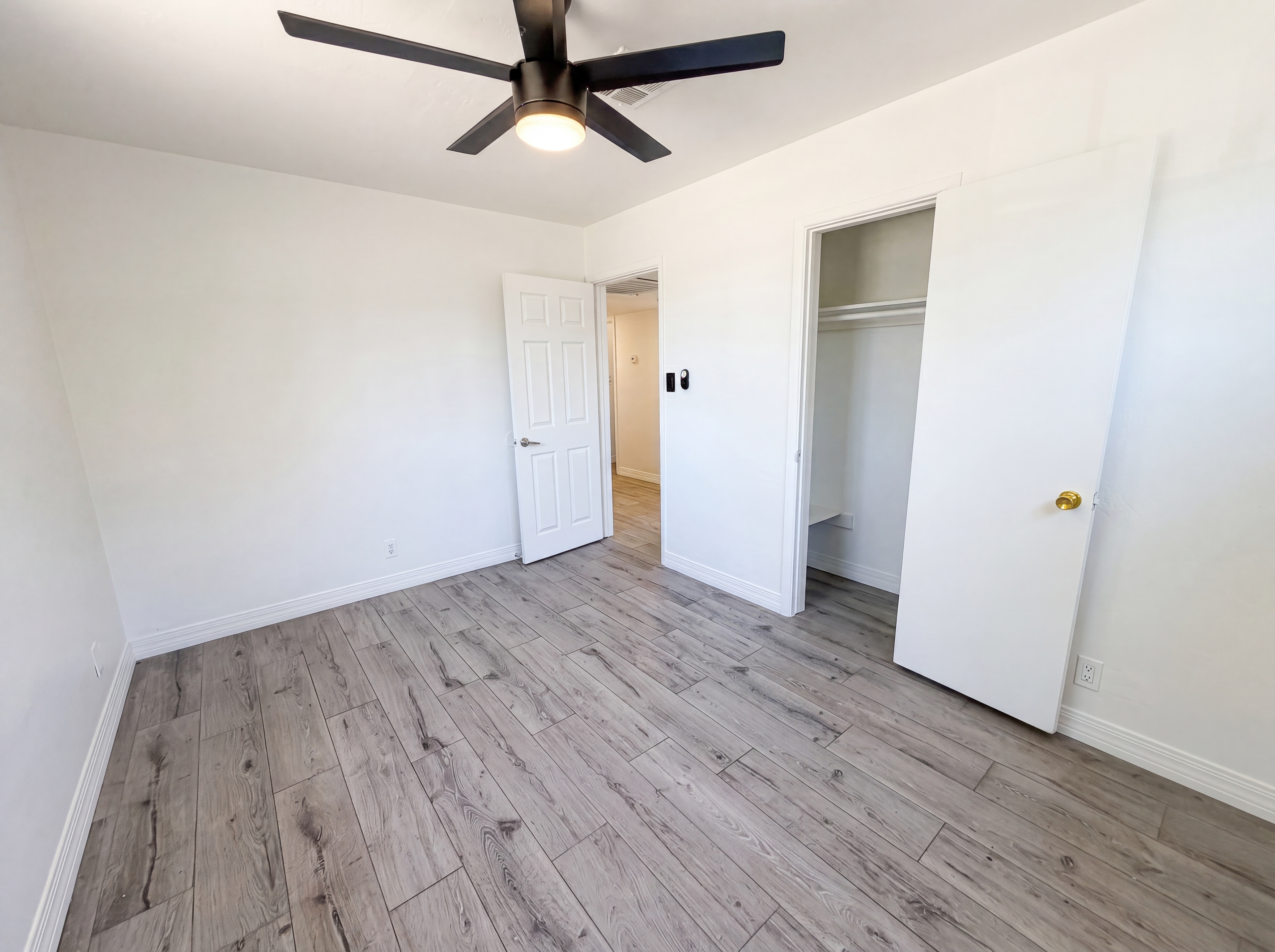 Photo 11 of 21 of 4505 W Clarendon Ave, Phoenix, AZ