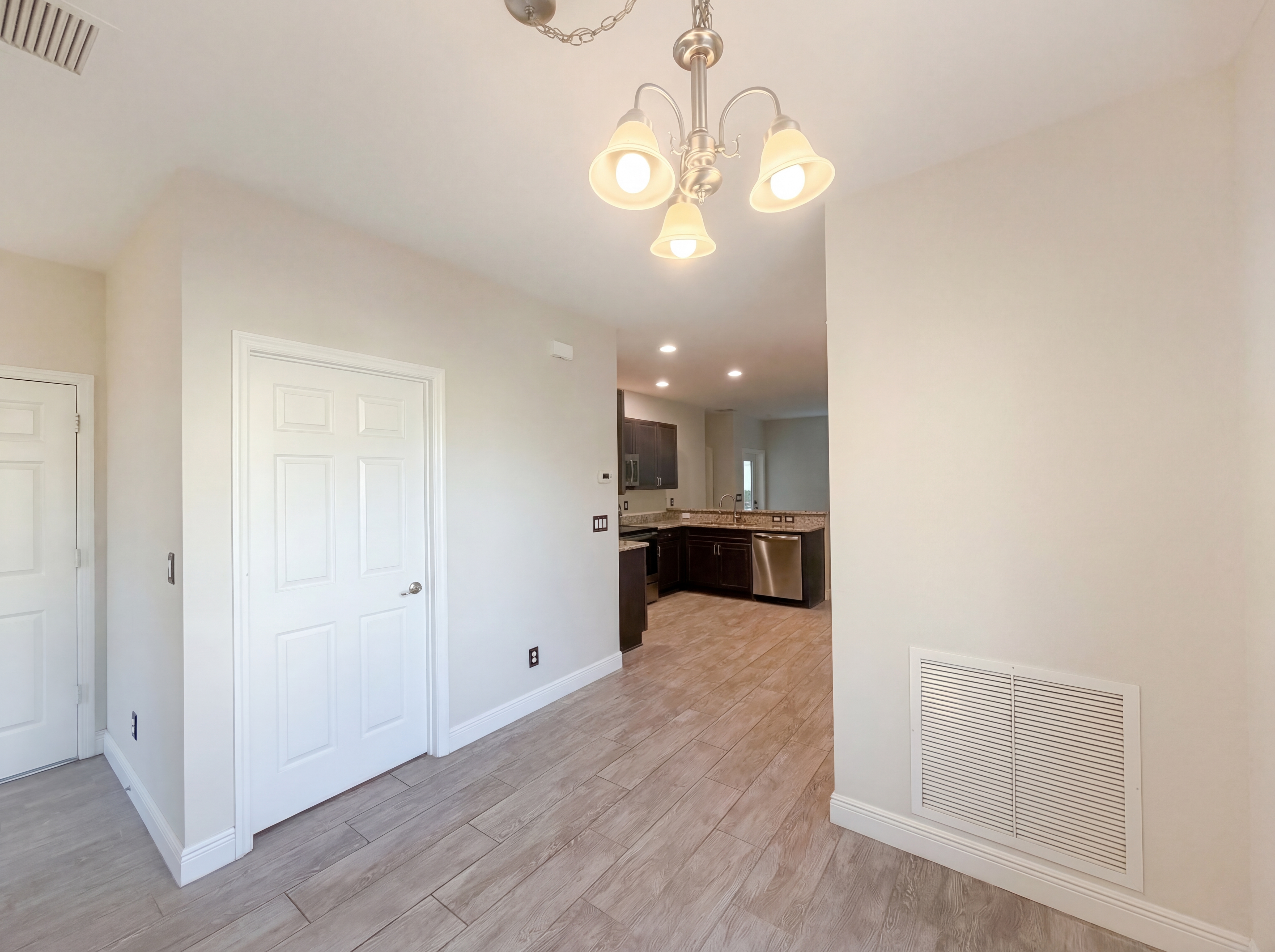 Photo 9 of 20 of 758 NE Hawks Ridge Way, Port Saint Lucie, FL