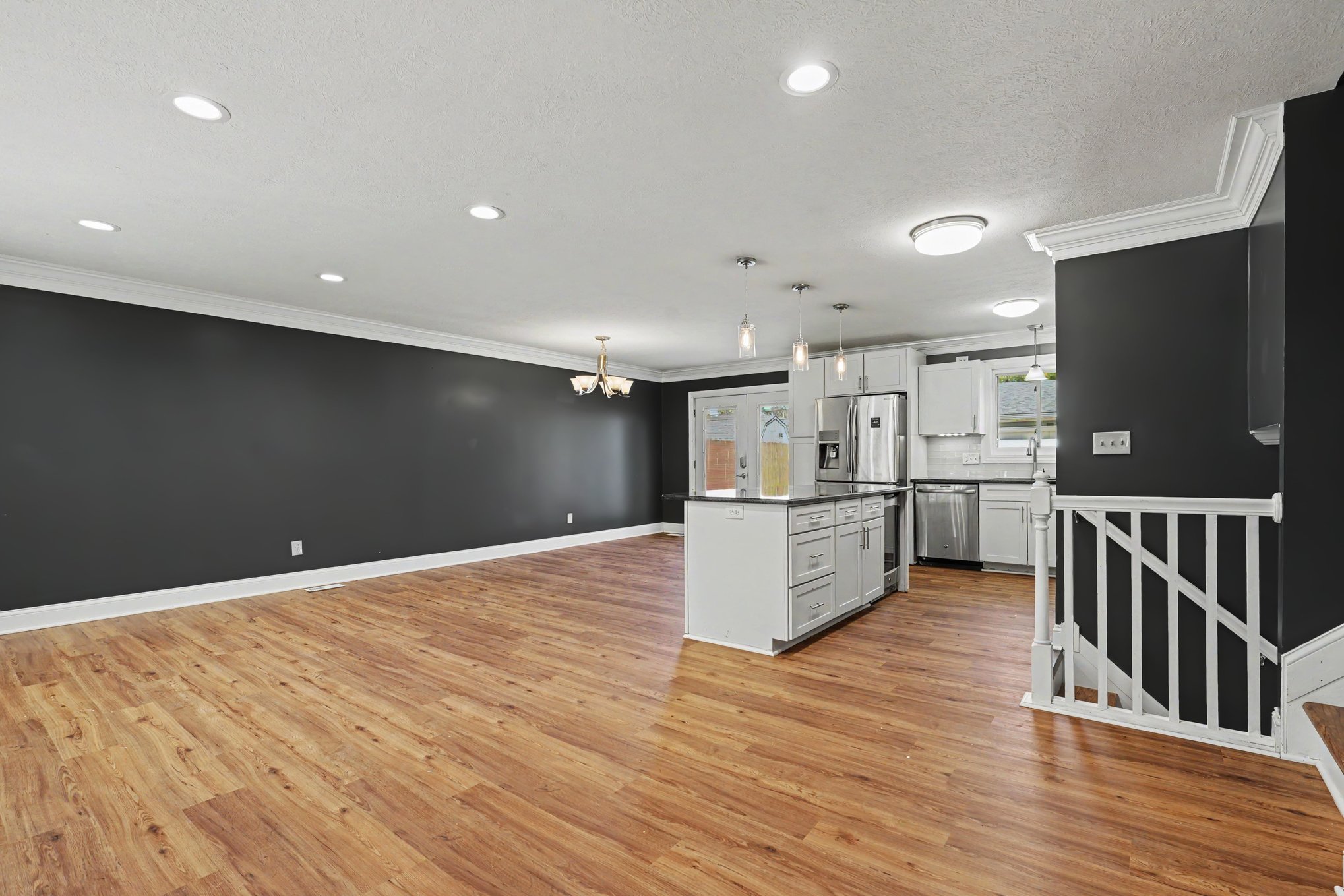 Photo 9 of 35 of 25142 Deerfield Dr, North Olmsted, OH