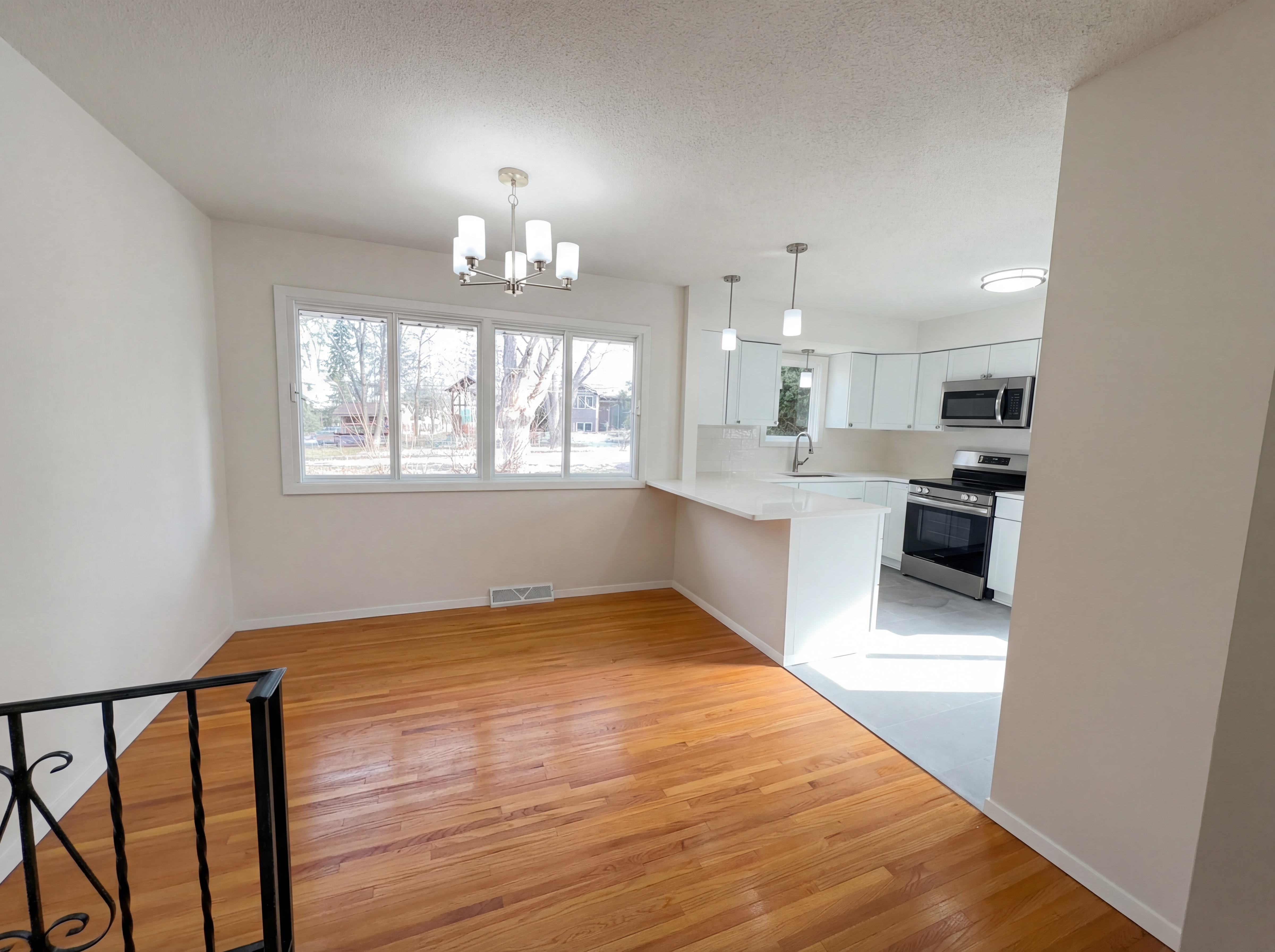 Photo 7 of 25 of 3480 Milton St N, Shoreview, MN