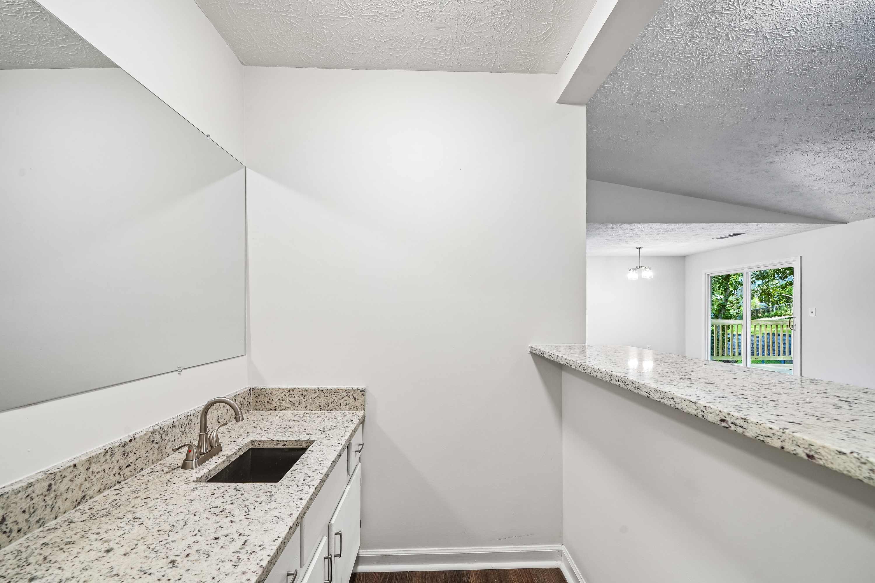 Photo 10 of 26 of 2464 Silver Moss Way, Lawrenceville, GA
