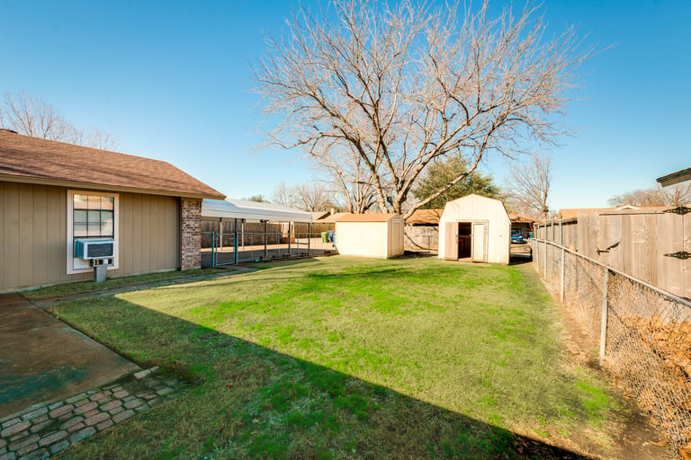 Photo 23 of 27 - 1029 Delores Dr, Garland, TX 75040