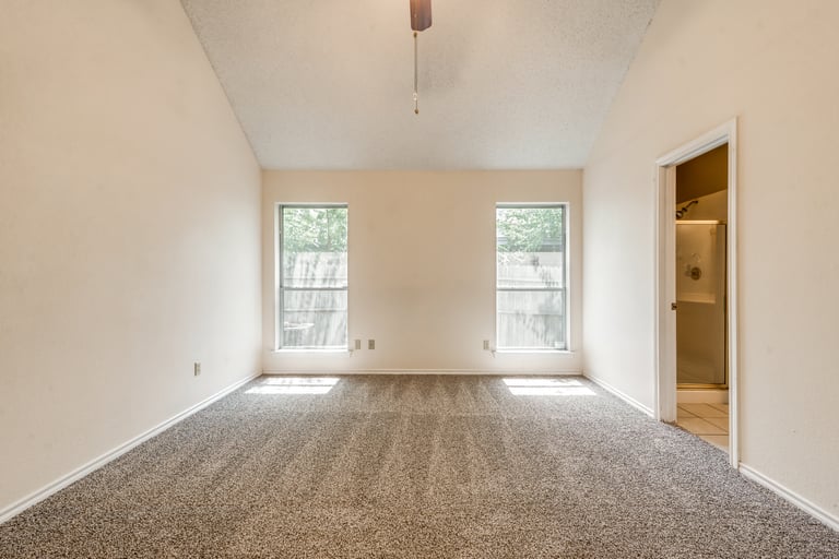 Photo 18 of 32 - 6805 Hadley Dr, North Richland Hills, TX 76182