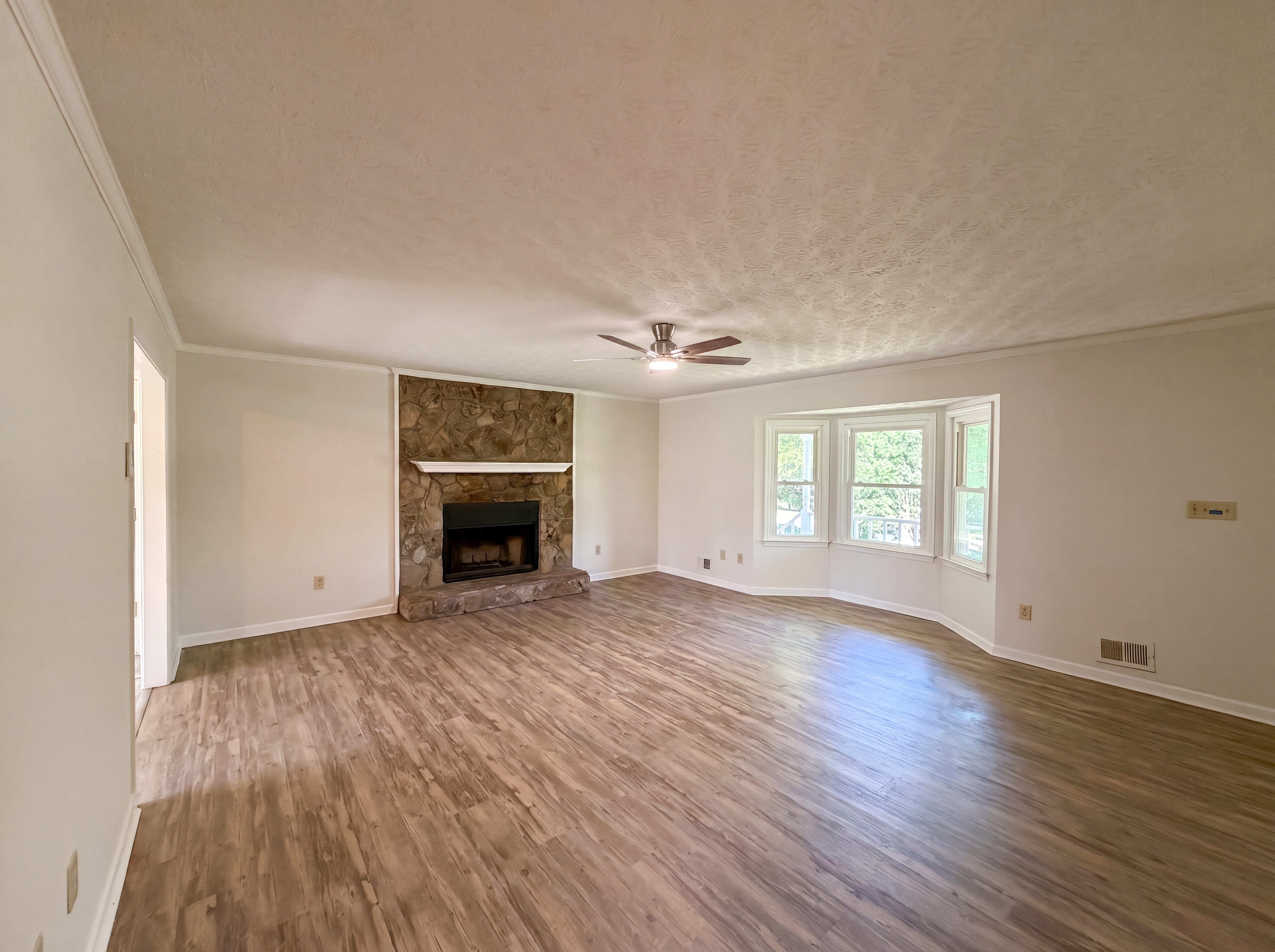 Photo 8 of 28 of 115 Briarwood Pl, Stockbridge, GA