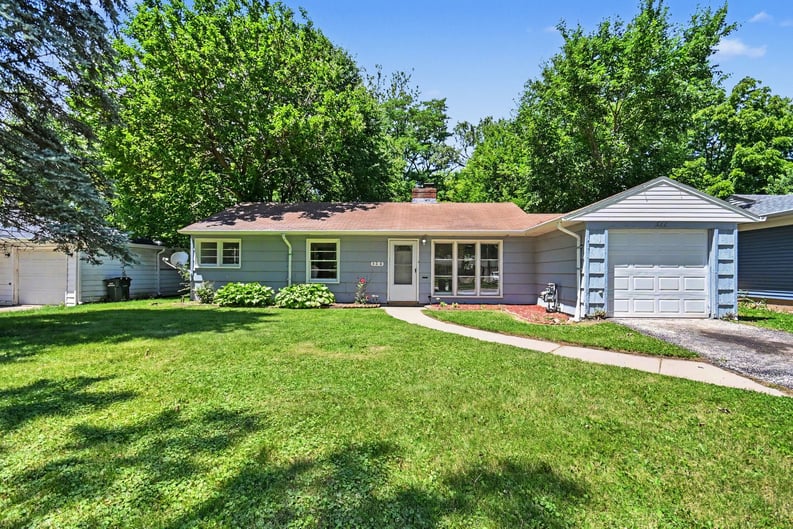 Property photo 1 of 322 Indianwood Blvd