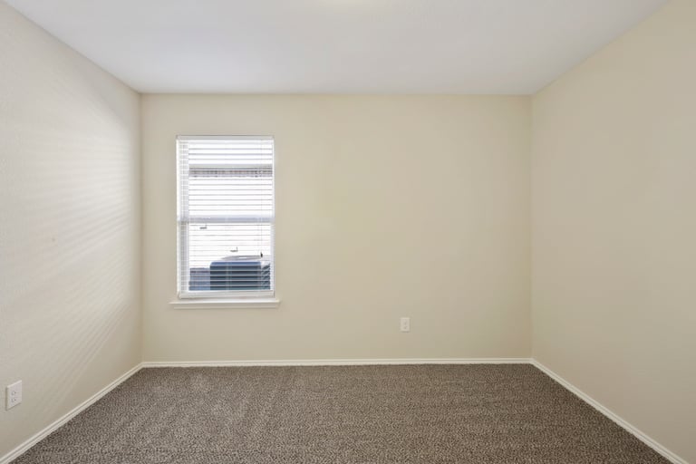 Photo 9 of 26 - 6008 Saddle Flap Dr, Fort Worth, TX 76179