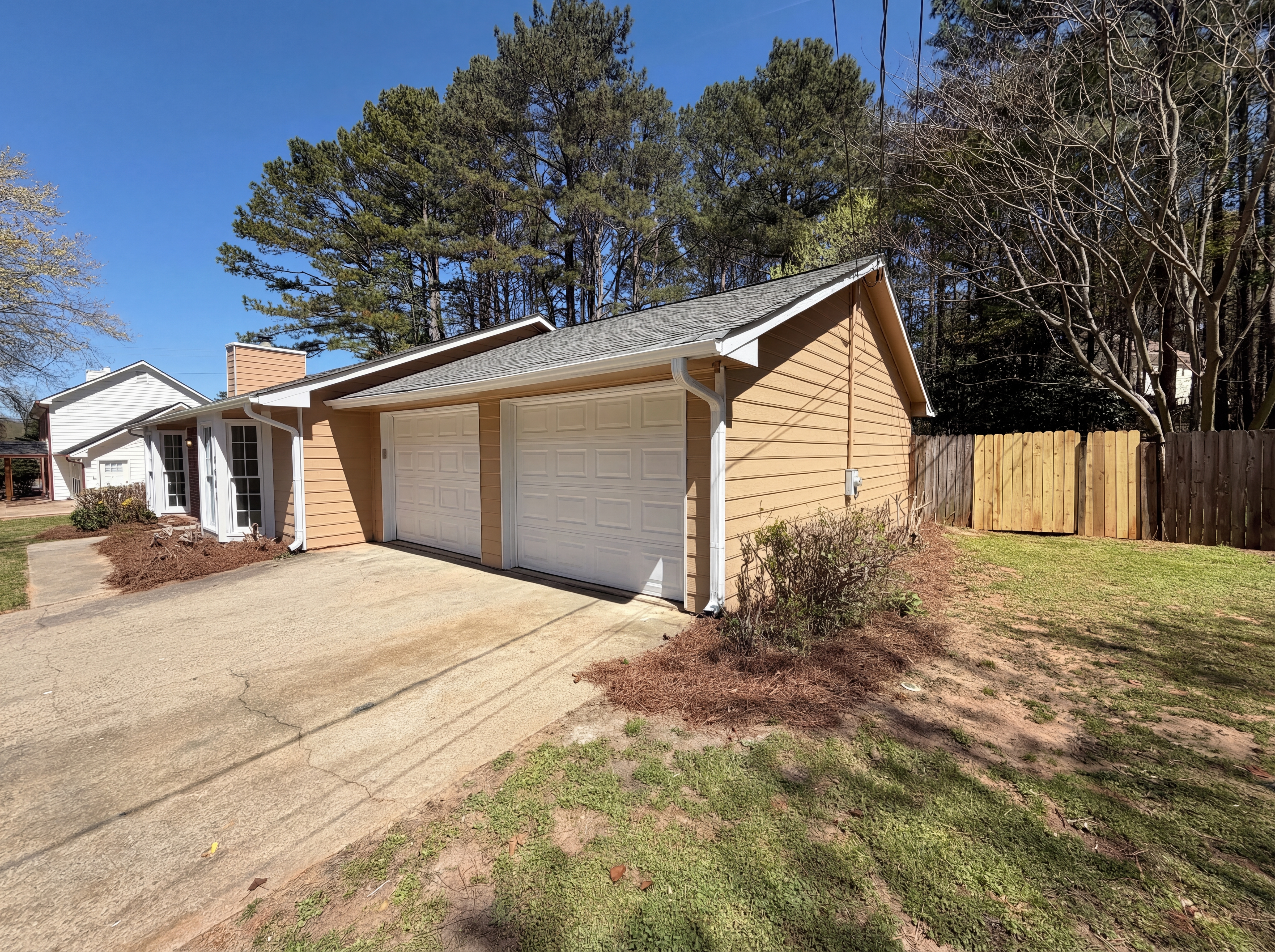 Photo 16 of 18 of 5003 Henson Dr SW, Mableton, GA