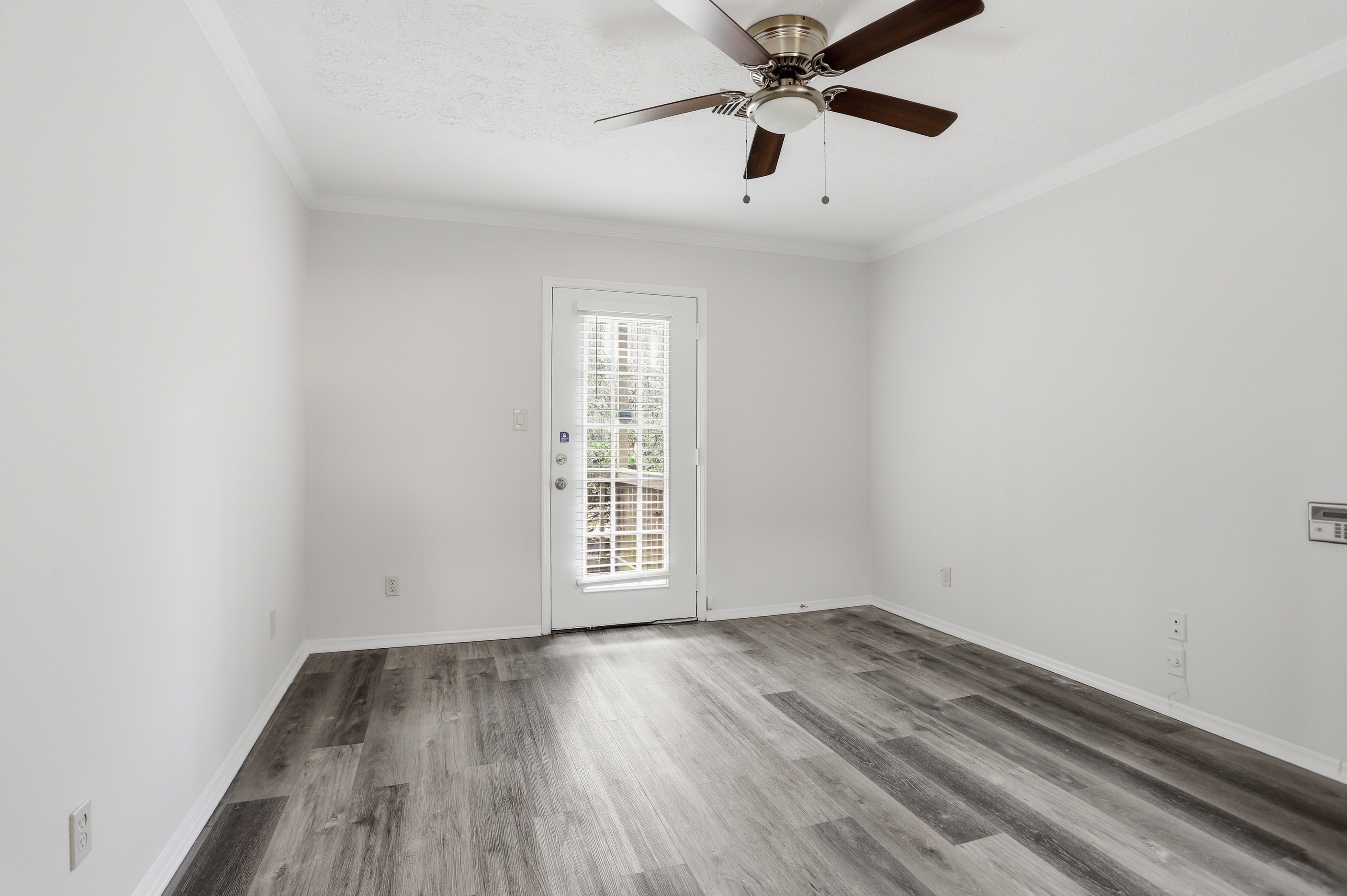 Photo 11 of 19 of 501 Country Park Dr SE, Smyrna, GA
