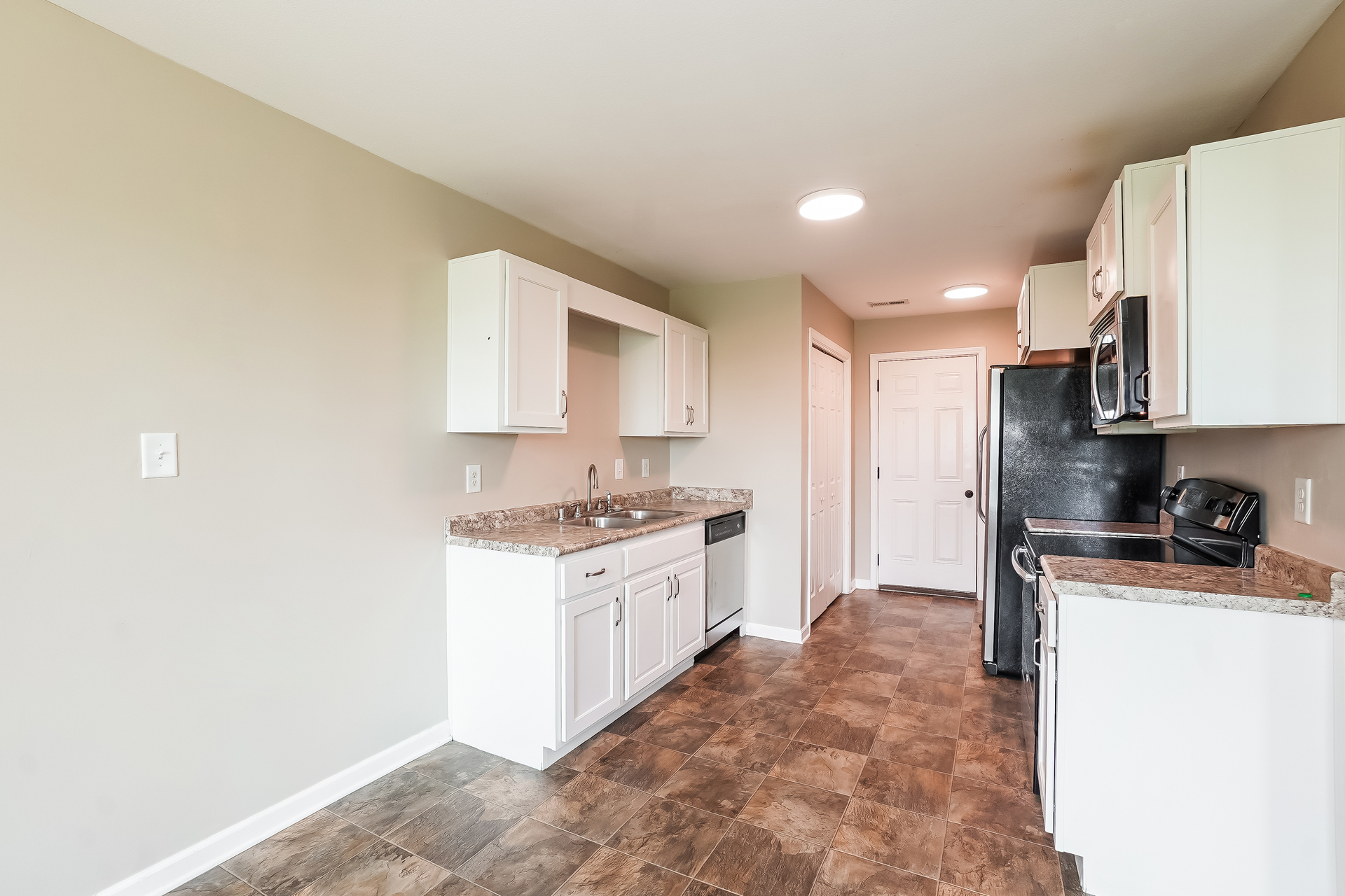 Photo 6 of 21 of 201 Bob White Trl, Oak Grove, KY