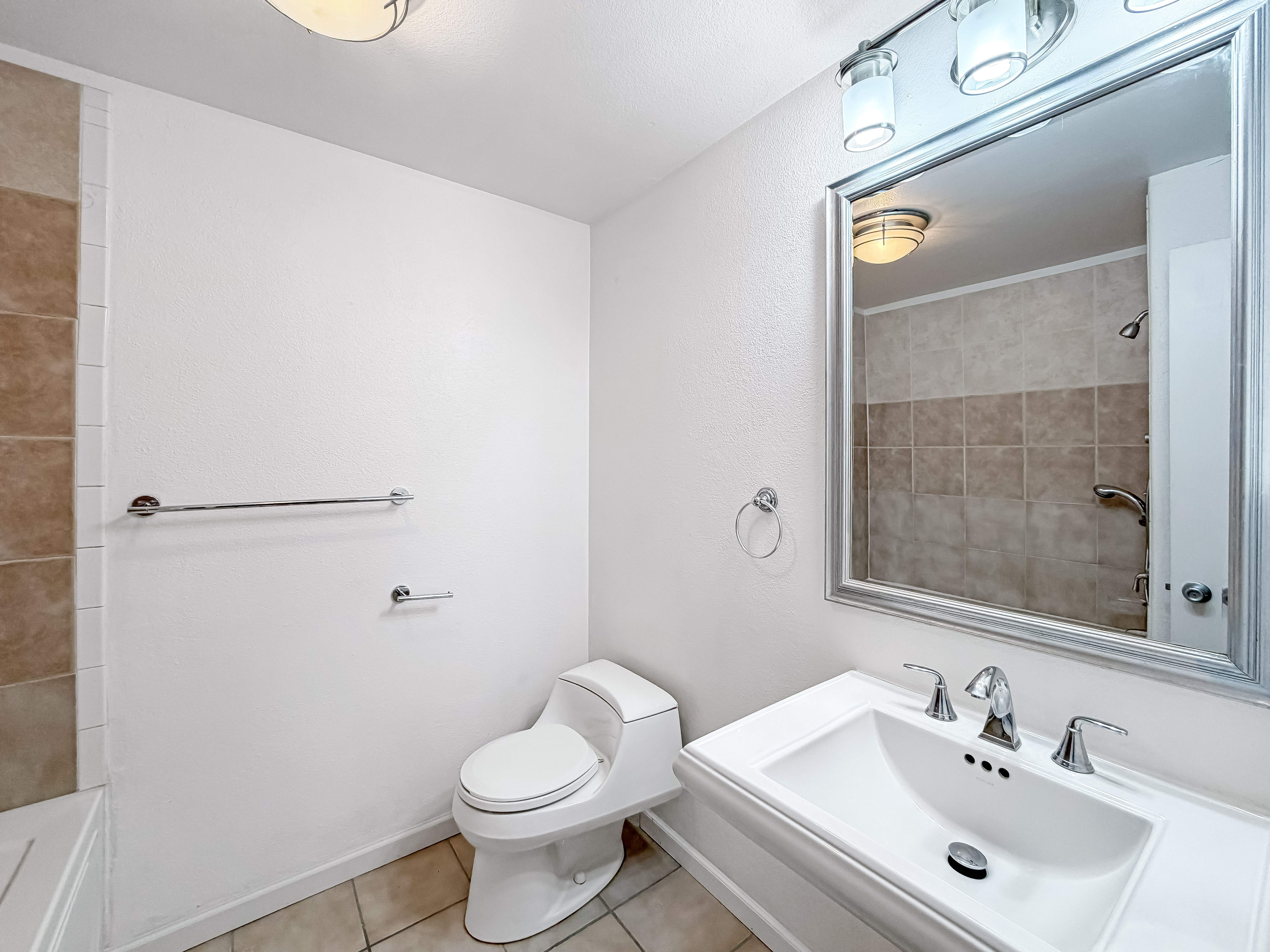 Photo 6 of 15 of 12642 NW Barnes Rd, Portland, OR