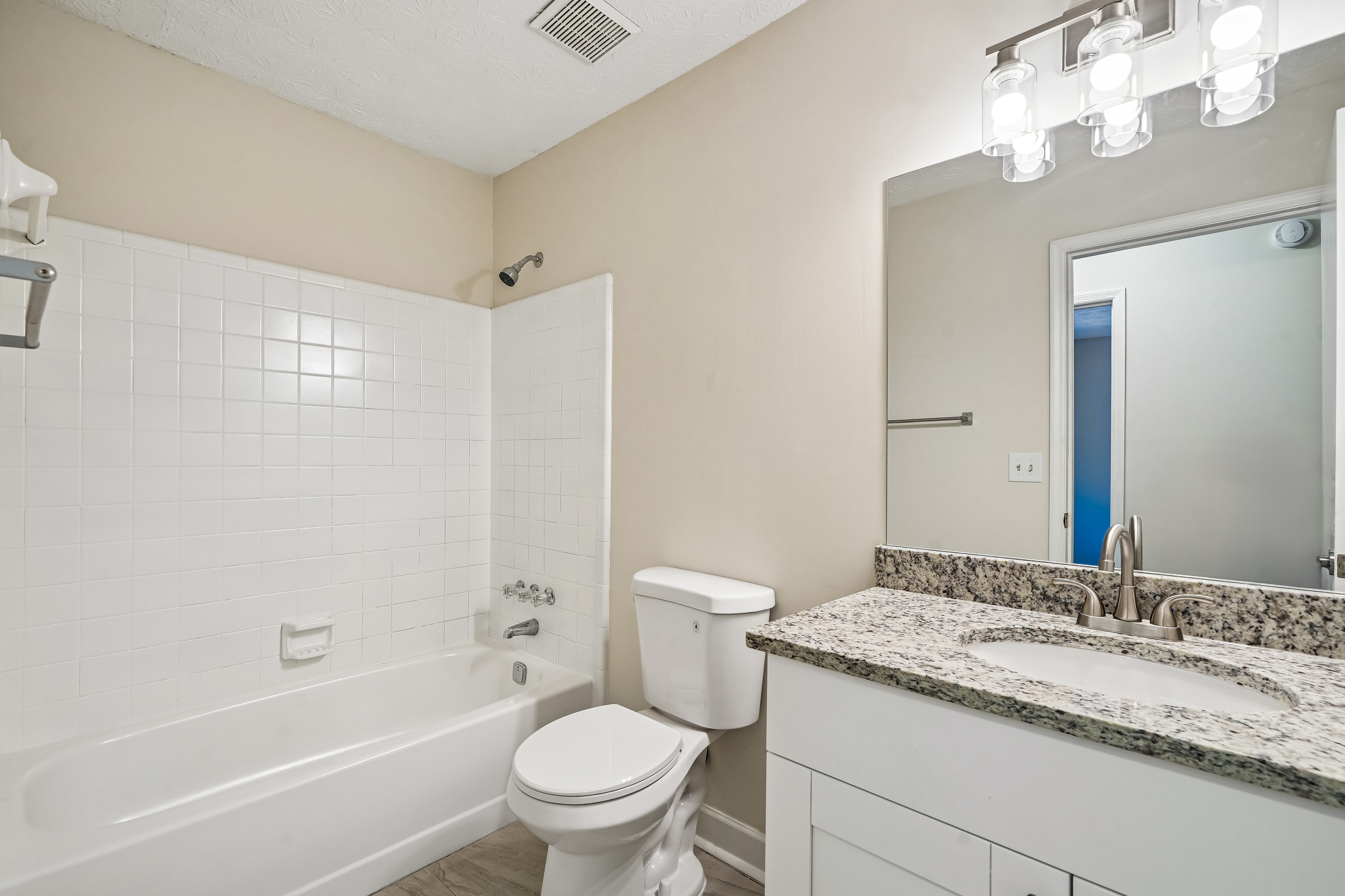 Photo 16 of 26 of 2464 Silver Moss Way, Lawrenceville, GA