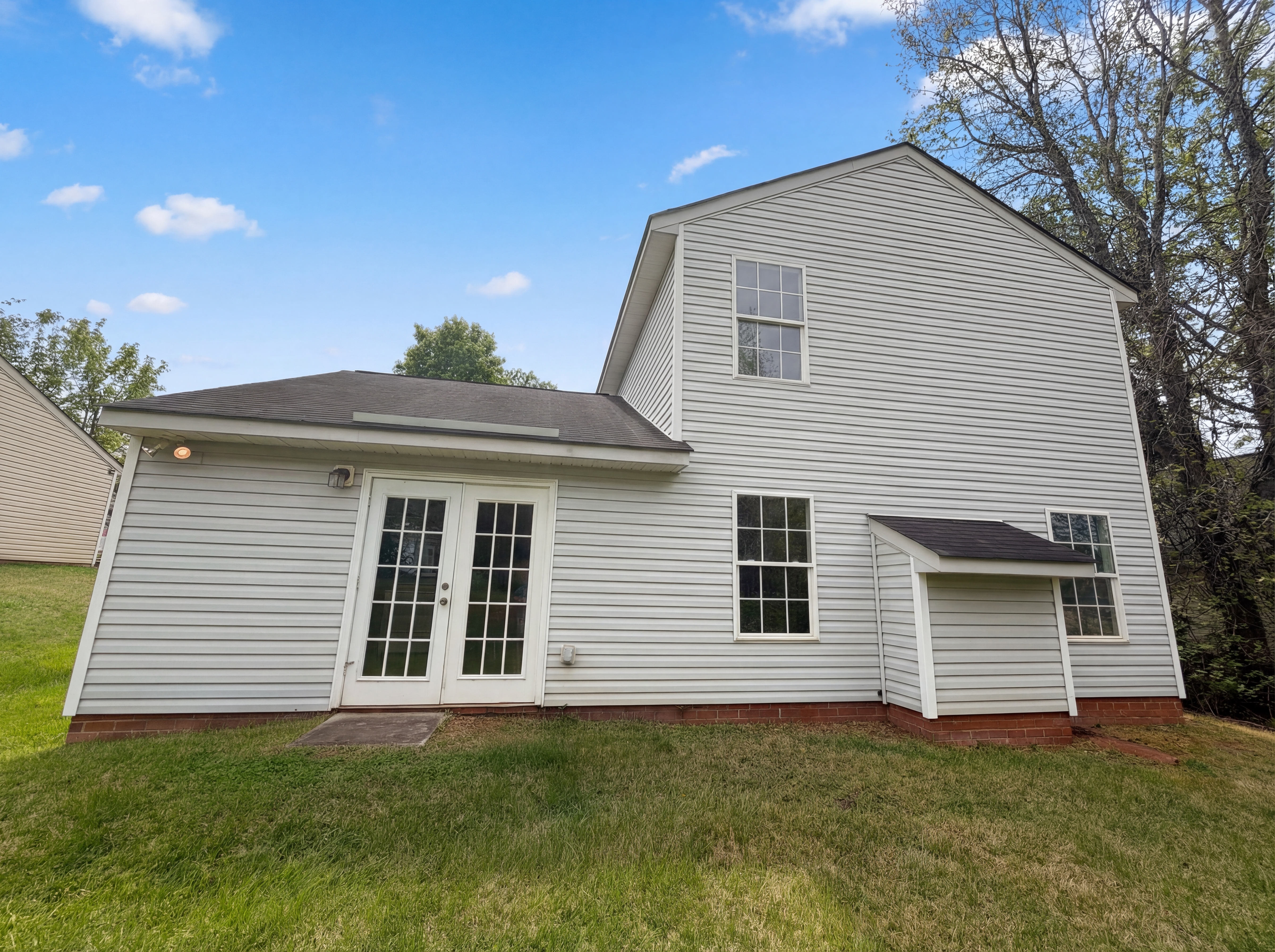 Photo 5 of 19 of 6620 Iron Brigade Ln, Charlotte, NC