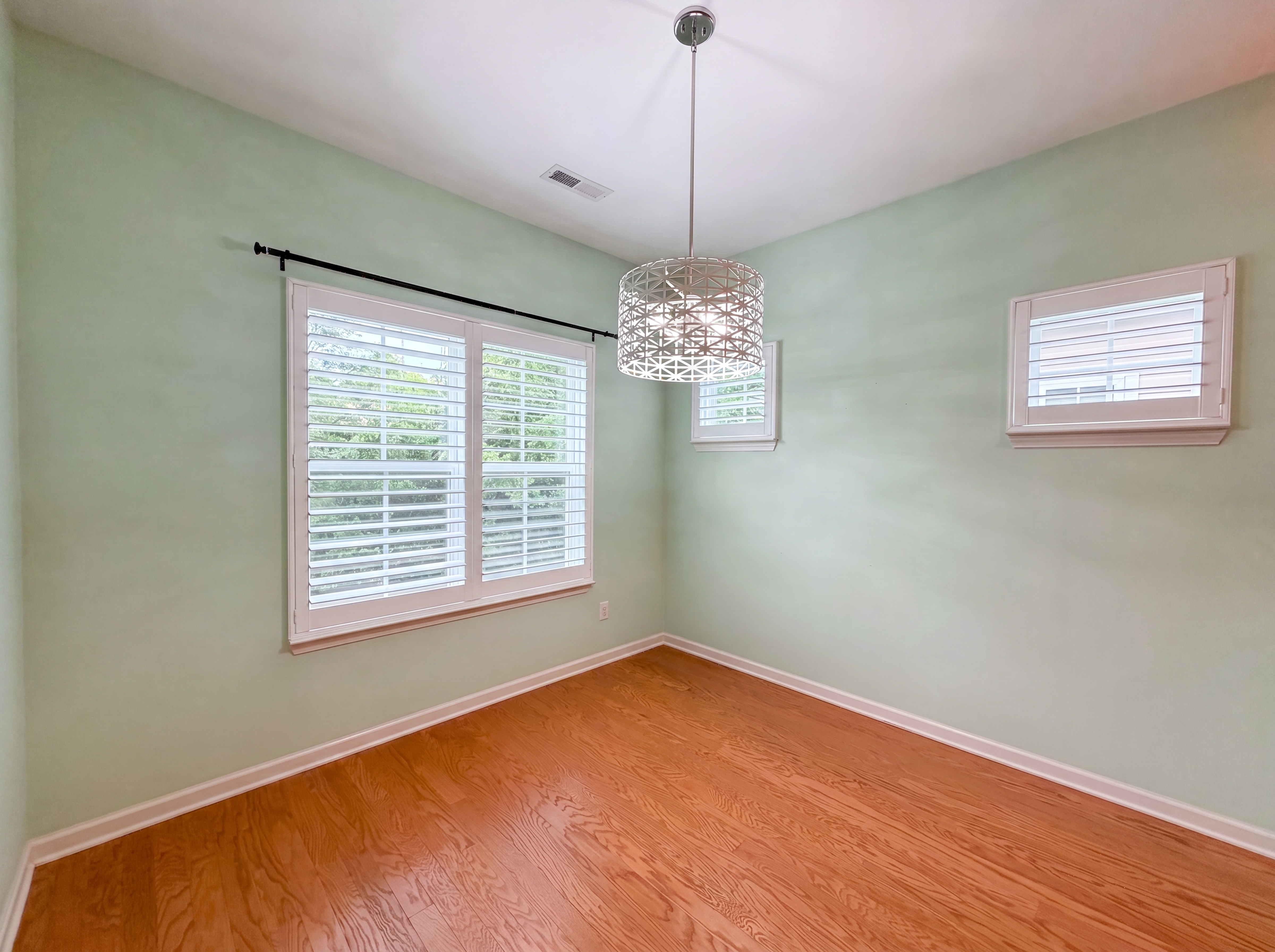 Photo 6 of 15 of 2530 Walpole Ln, Columbia, TN