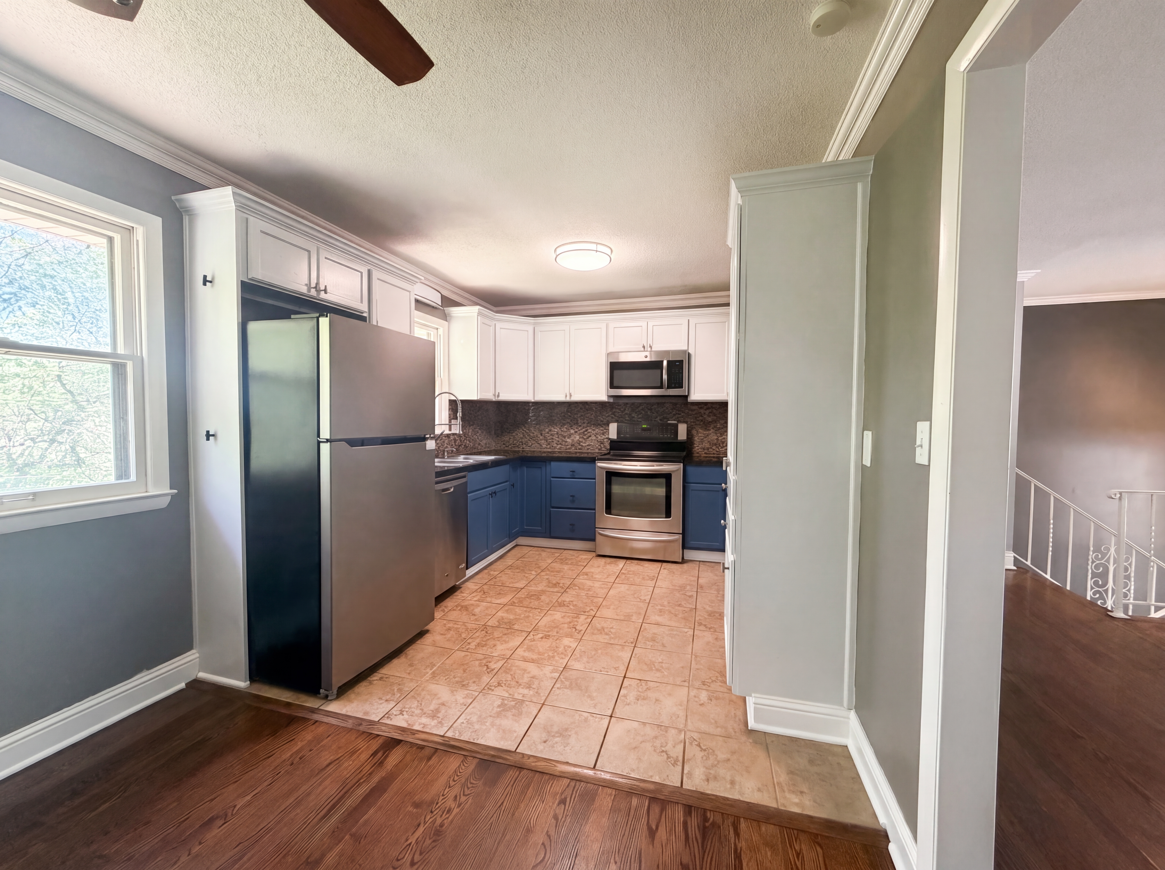 Photo 8 of 18 of 9716 Hardesty Ave, Kansas City, MO