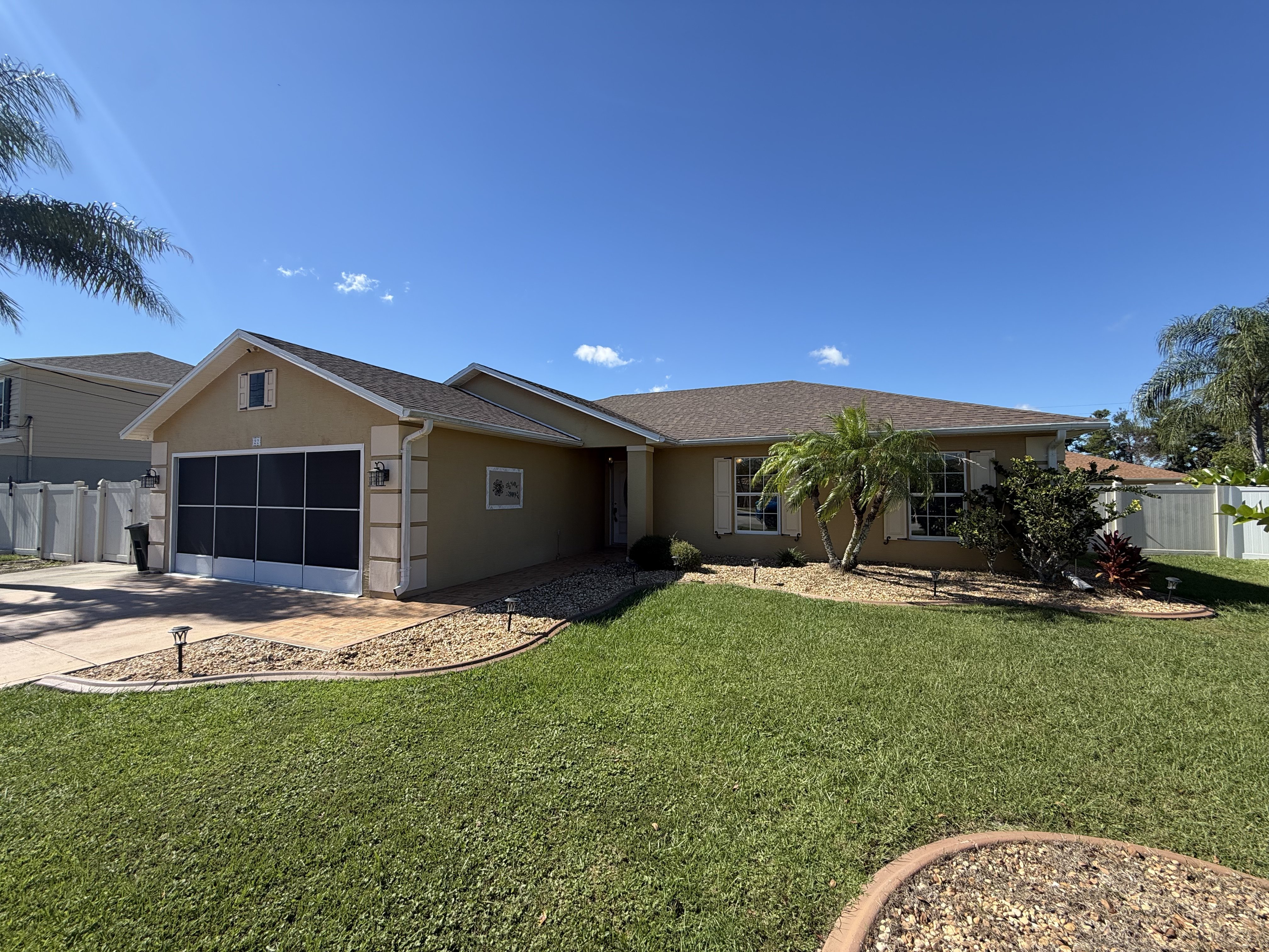 Photo 15 of 18 of 22 Firethorn Ln, Palm Coast, FL