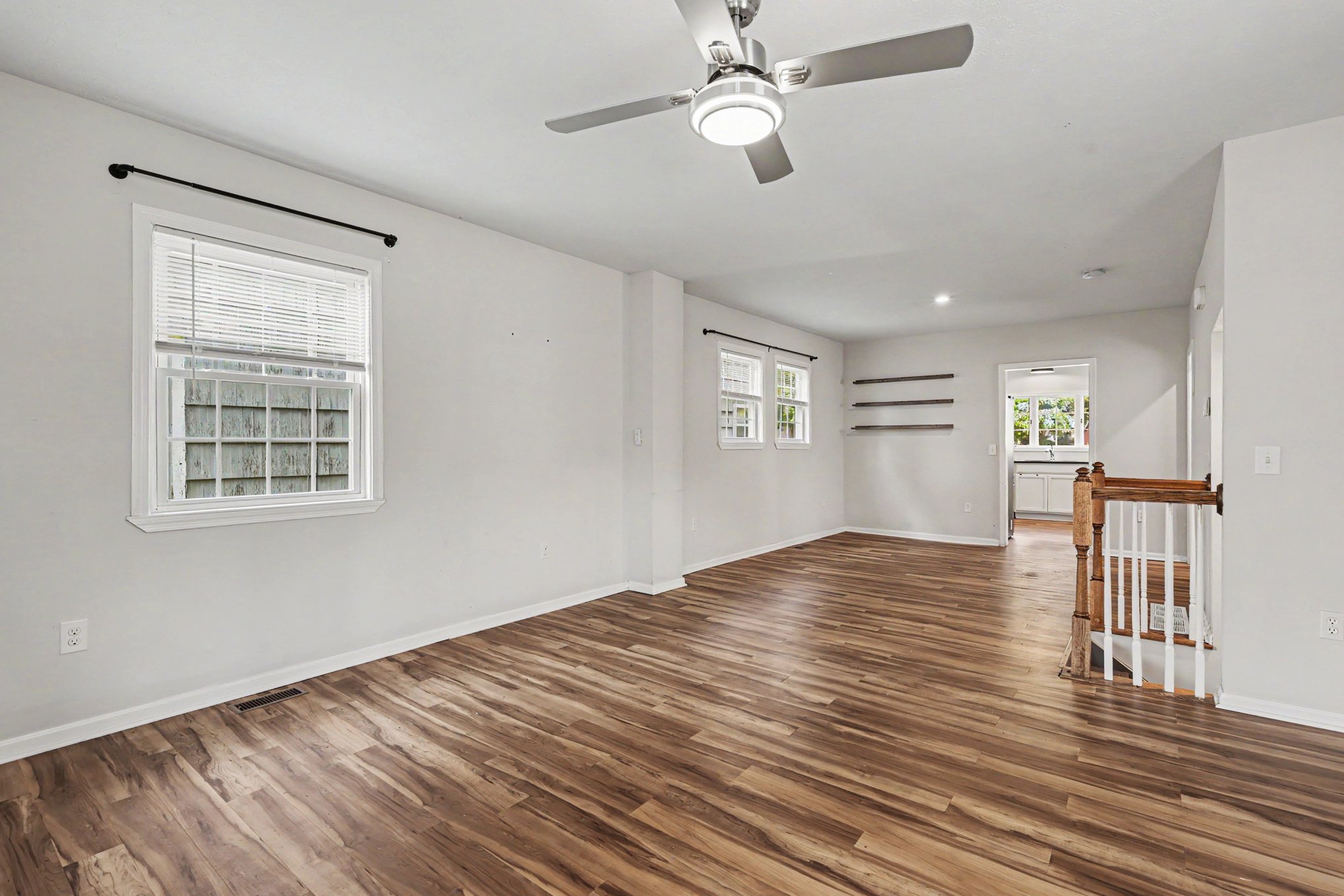 Photo 3 of 19 of 411 7th St, Fairport Harbor, OH
