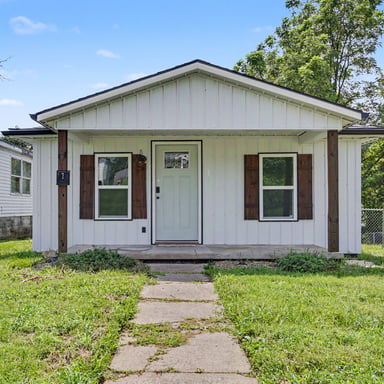Property photo 1 of 7 E Vine St