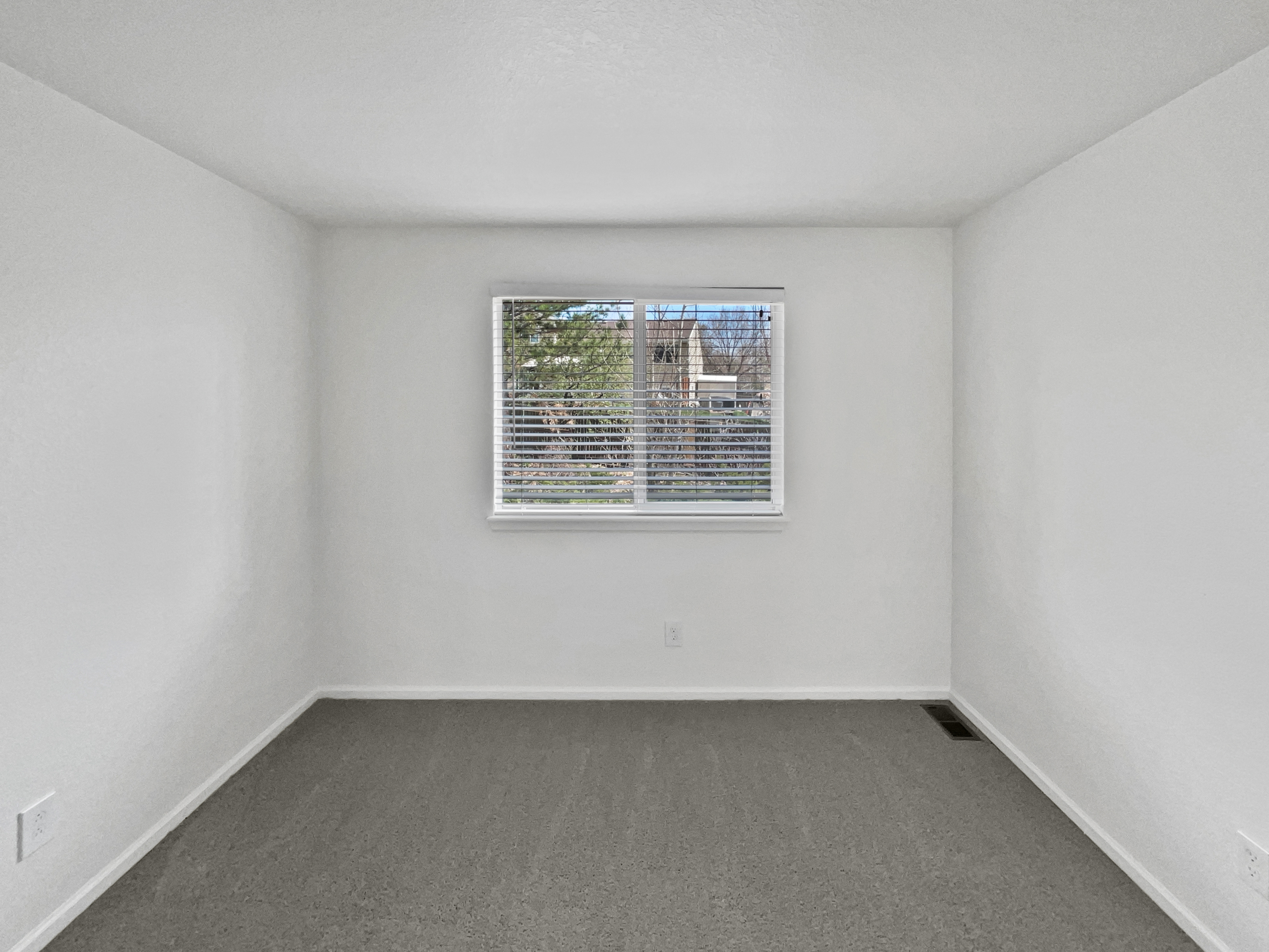Photo 17 of 21 of 9115 W Hinsdale Pl, Littleton, CO