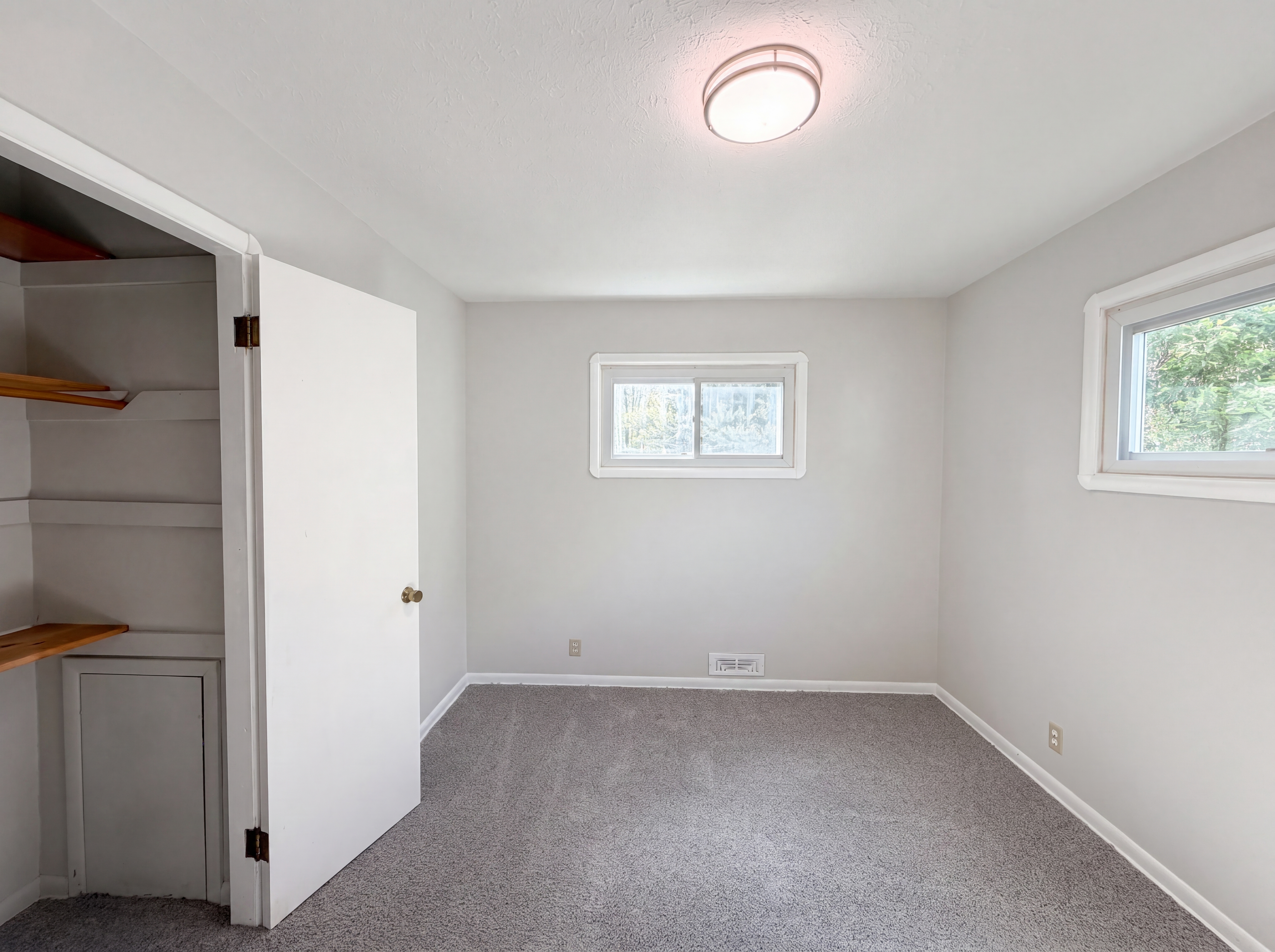 Photo 11 of 21 of 6252 Anita Dr, Cleveland, OH