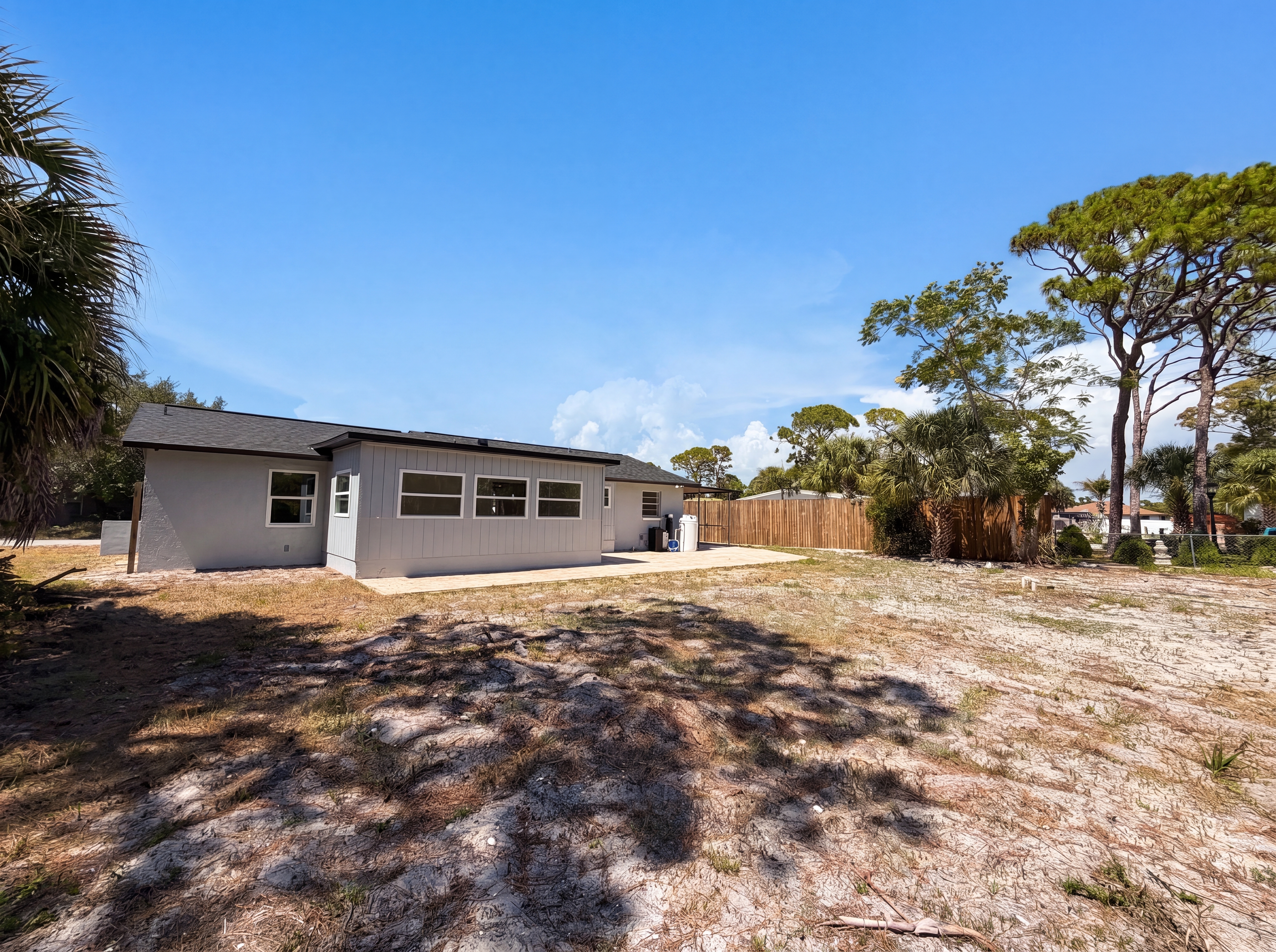 Photo 5 of 23 of 561 Yale Rd, Venice, FL
