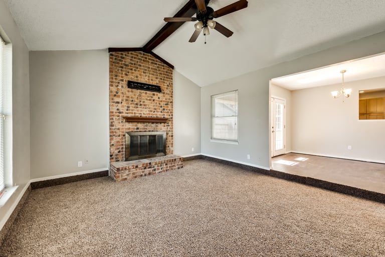 Photo 3 of 29 - 1426 Westwood Dr, Lewisville, TX 75067