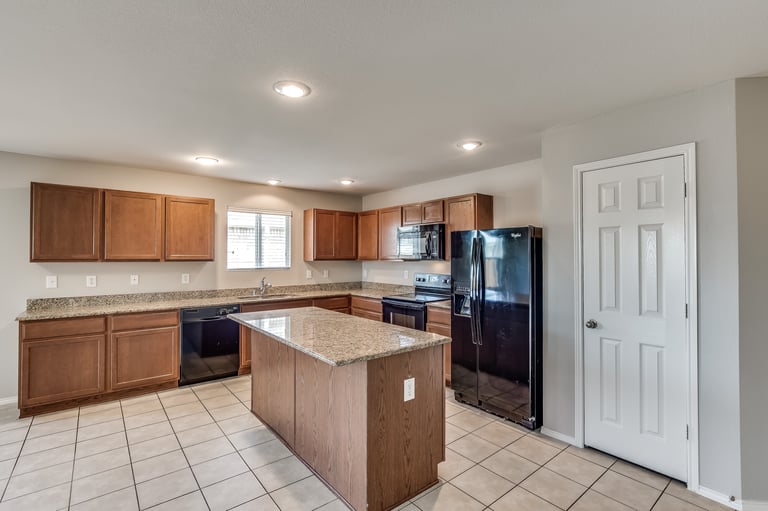 Photo 2 of 28 - 110 Abelia Dr, Fate, TX 75189