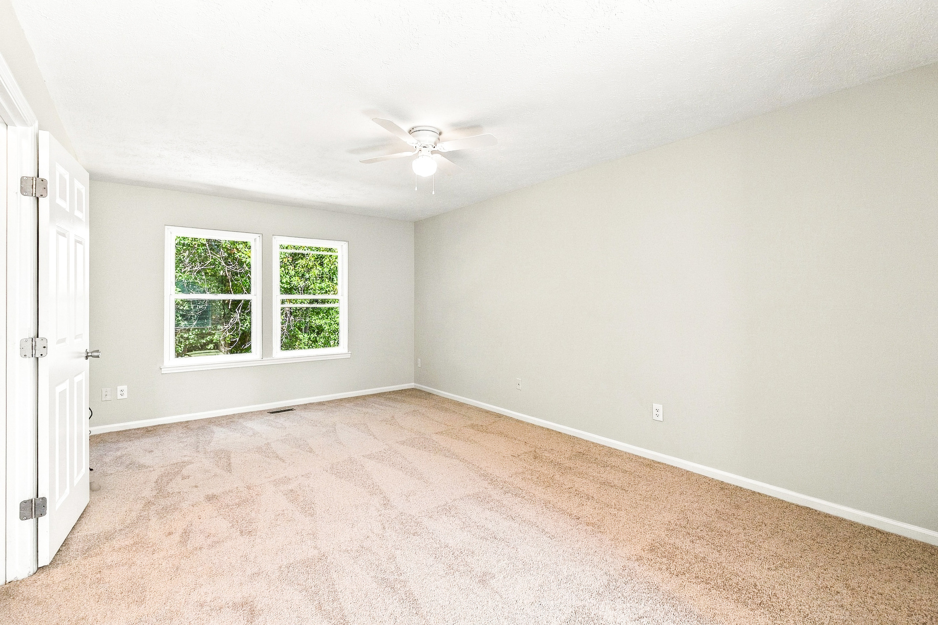 Photo 4 of 30 of 3004 Lusitania Dr, Stafford, VA