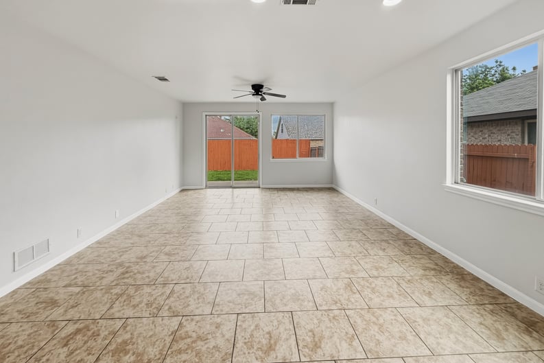 Property photo 3 of 4272 Summersweet Ln