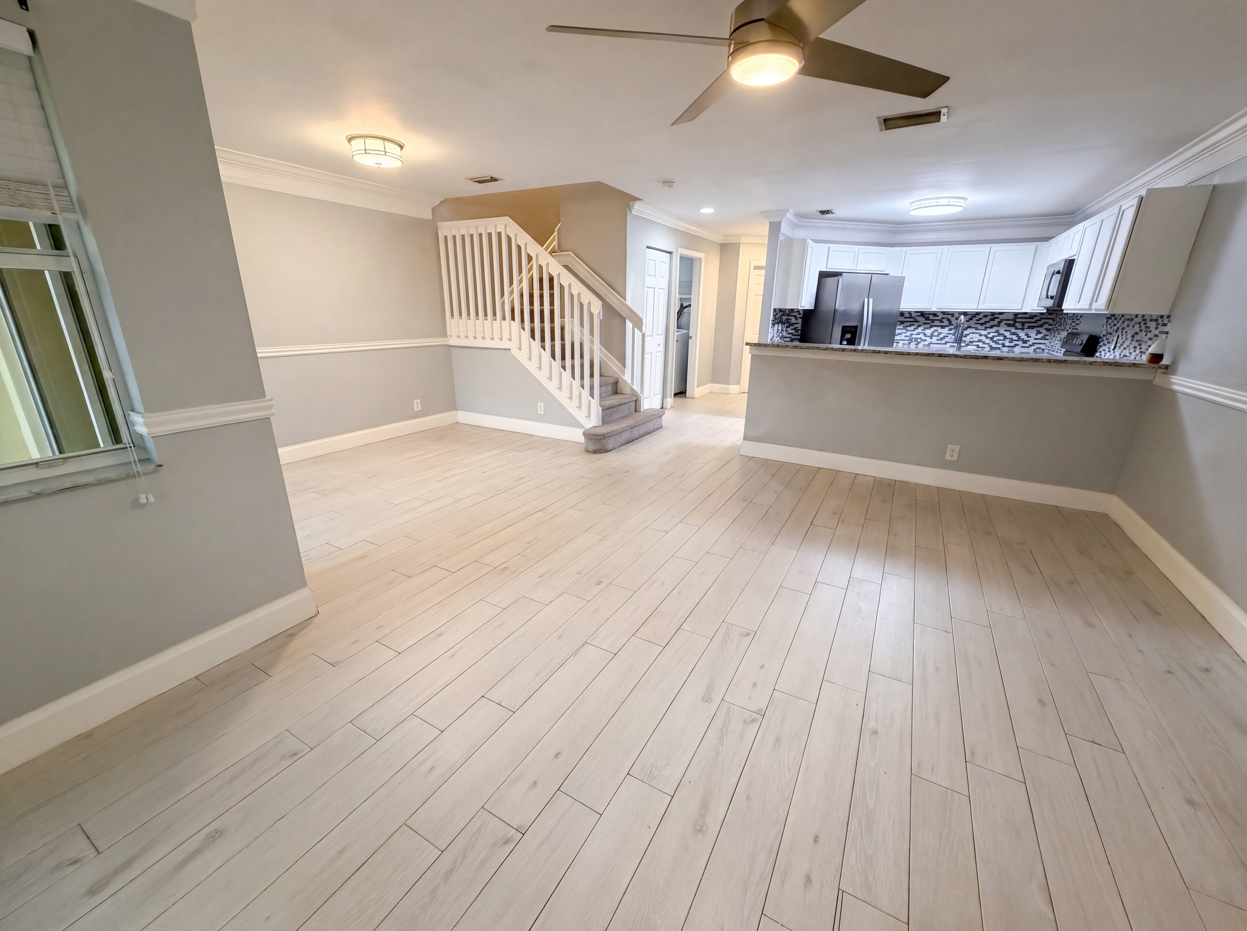 Photo 3 of 22 of 917 Imperial Lake Rd, West Palm Beach, FL