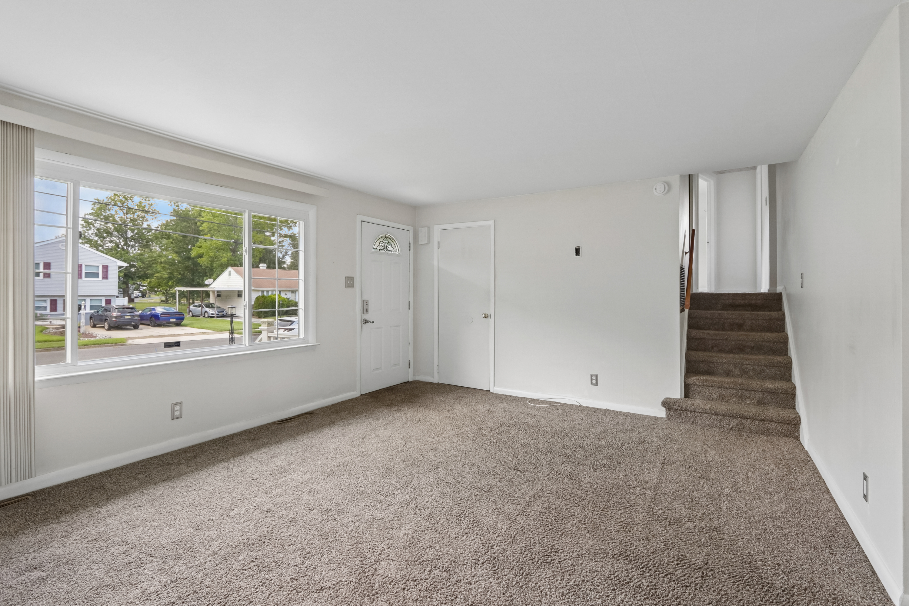 Photo 4 of 46 of 136 Cressmont Ave, Blackwood, NJ